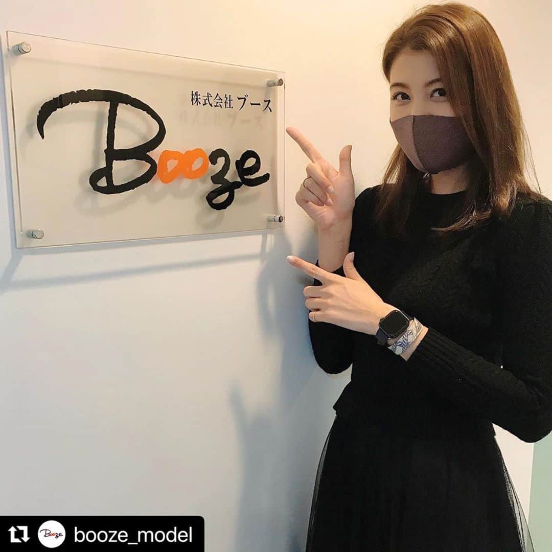 源崎トモエのインスタグラム：「久しぶりに事務所お邪魔しました〜🤗 またゆっくり出来る時行こうっと💛  #Repost @booze_model with @make_repost ・・・ 源崎トモエ 事務所来てます😊  #源崎トモエ #boozemodel #booze #model #ホリプロ」