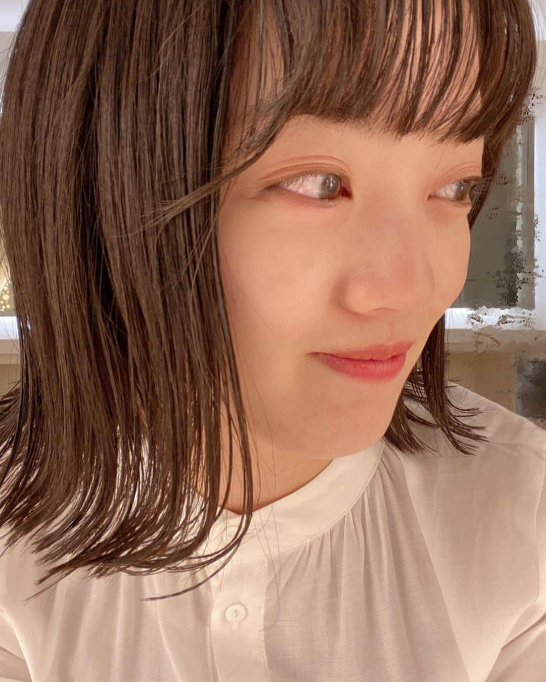 希山愛さんのインスタグラム写真 - (希山愛Instagram)「* 伸びとった髪を切ってスッキリ❤︎  外ハネにしてもらったよ〜〜 　 #ショートボブ #外ハネ  #希山愛 #ばってん少女隊」10月20日 18時38分 - kiyama_ai_official