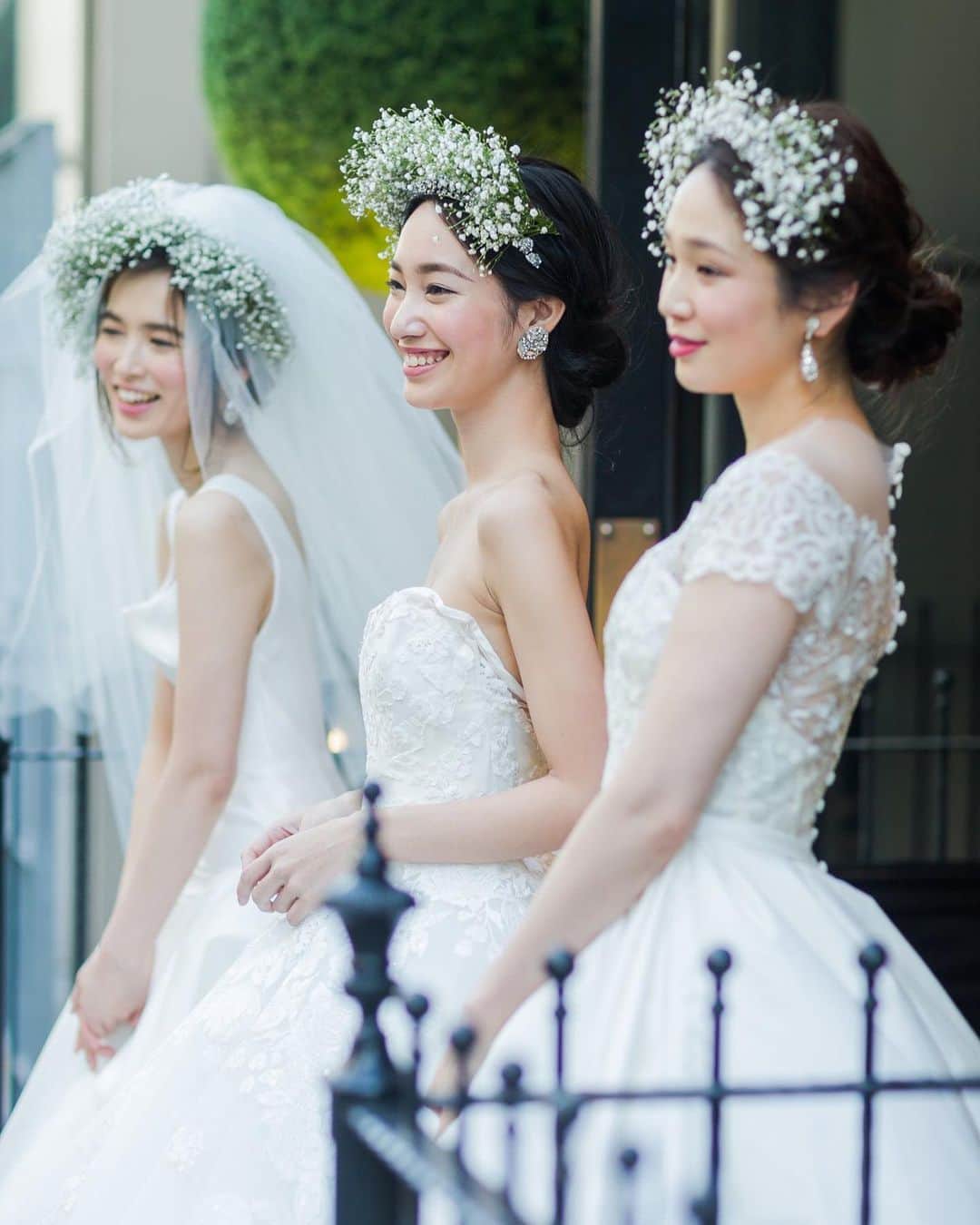 JUNOのインスタグラム：「特別な1日には あなたの大好きな花を纏って  運命のドレスに出会えたら ドレスをより魅力的にみせてくれる お花について考えてみませんか  ドレスとお花を纏ったとき 最高の笑顔が溢れる様に  きっとこの先　例えば お部屋にそのお花を飾るとき 最愛の1日のことが思い出されて 幸せに包まれることでしょう  #inesdisanto﻿ #MARCHESA﻿ #antonioriva﻿ #naeemkhan﻿ #inmaculada﻿ #kennethpool﻿ #zacposen﻿ #juno﻿ #junowedding﻿ #wedding﻿ #weddingdress﻿ #viktorandrolf  #ジュノ﻿ #ウエディング﻿ #ウェディング﻿ #ウエディングドレス﻿ #ウェディングドレス﻿ #ドレス﻿ #プレ花嫁﻿ #2021春婚 #2020冬婚 #福岡花嫁﻿ #東京花嫁﻿ #九州花嫁﻿ #関東花嫁 #神社挙式 #神前式」