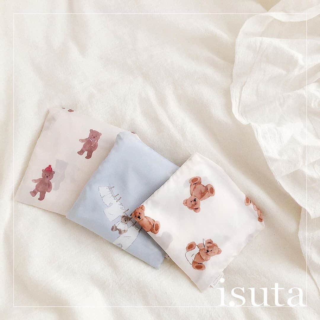 のインスタグラム：「大人気の「ジェラピケ」エコバッグから、﻿ 新柄がお目見え♡﻿ ﻿ ﻿ 今や日常生活の必需品となったエコバッグ。せっかくなら、毎日持ち歩きたくなるようなかわいいデザインがいいですよね。﻿ ﻿ ﻿ 今回ご紹介するのは、gelato pique（ジェラート ピケ）から展開されているエコバッグ。﻿ ﻿ ﻿ 発売当初も話題になりましたが、最近新しい柄が登場してまた注目を集めているんです♡﻿ ﻿ ﻿ 気になる詳細は、 @isuta_jp トップのURLから記事をチェックしてみてください♩﻿ ﻿ ﻿ photo by﻿ @franchranc﻿ @ckn_316﻿ @ngswai_7﻿ ﻿ ﻿ #isuta #イスタ #isuta_fashion ﻿ #isutapic #ジェラピケ #ジェラートピケ ﻿ #gelatopique #クマ #🧸 #エコバッグ ﻿ #ポーチ #リップクリーム #ベア柄﻿ #お洒落な人と繋がりたい﻿ #おしゃれさんと繋がりたい」