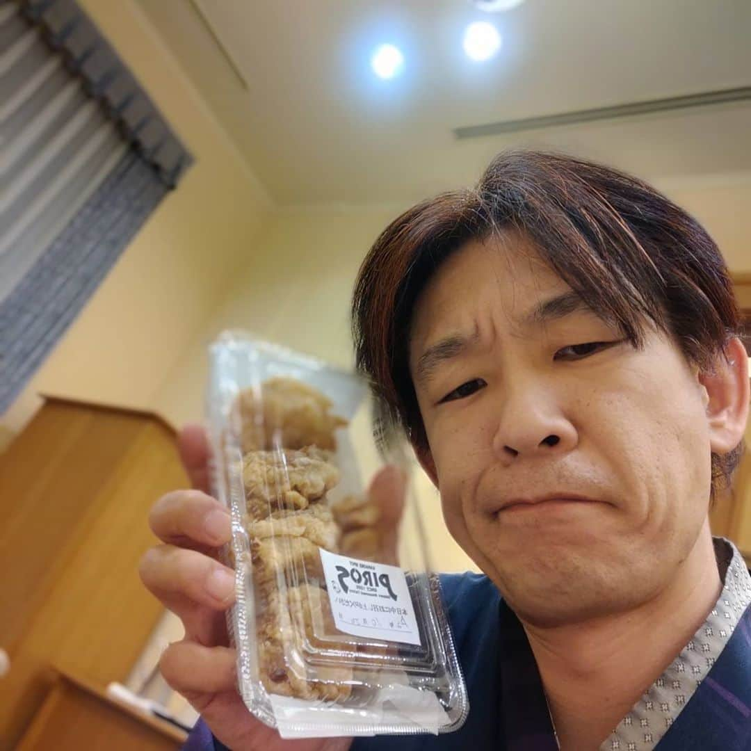 立川こしらさんのインスタグラム写真 - (立川こしらInstagram)「まさか！ 楽屋見舞いがピロザンギだ。」10月20日 18時57分 - kosira.t