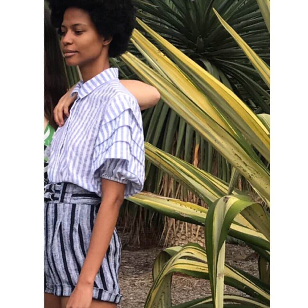 のインスタグラム：「The Rose Petal Shirt 💫 We just love this shirt, if works back beautifully with pants shorts, it’s elegant with a little pizazz! Shop now, on sale www.stateofgeorgia.com.au」