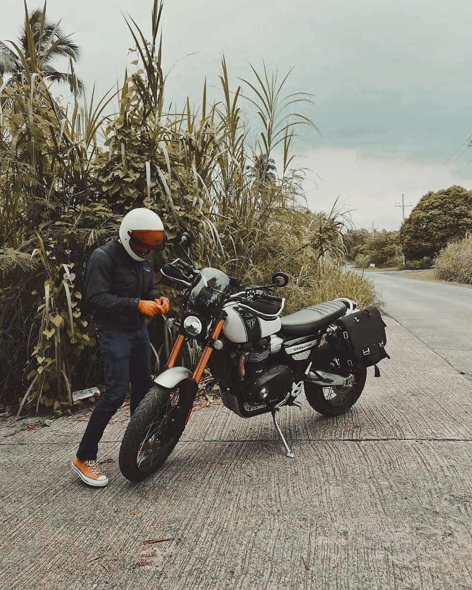 サム・ミルビーさんのインスタグラム写真 - (サム・ミルビーInstagram)「Nothing like being out on the open road...」10月20日 18時58分 - samuelmilby