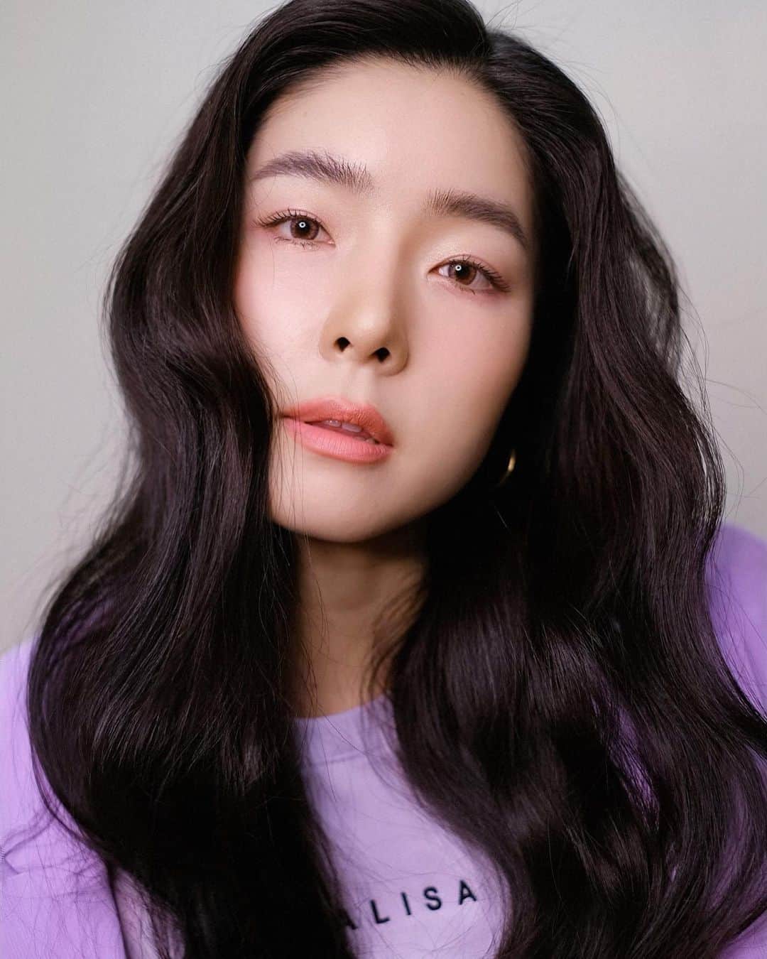 GYEON SEOのインスタグラム：「_* 💜💜💜 . . @minddmakeup  @torrmonster  @salisa_official」