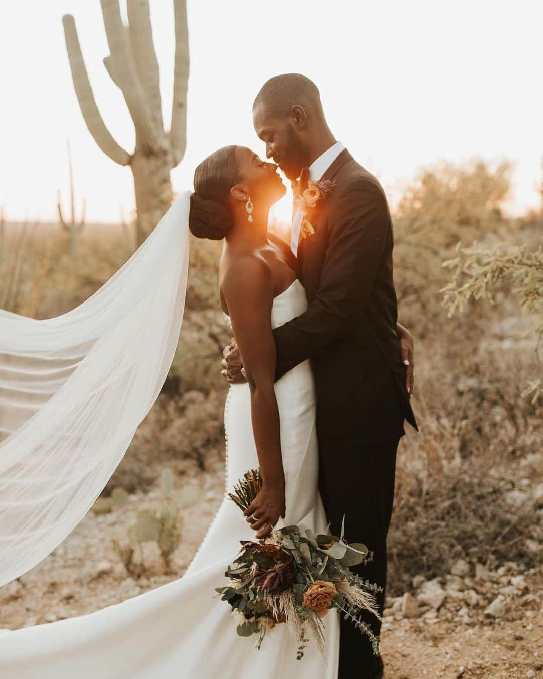 Pronoviasさんのインスタグラム写真 - (PronoviasInstagram)「A stunning couple and an inspiration to the world. Congratulations to Jaime and Terrelle for celebrating their love with their family and closest ones. #PronoviasBride #LoveConquersAll  Dress: Oberon  📷: @irinaventresca Planning: @crainandcoevents Boutique: @gigibridal Hair: @ciantha @divinitybeautybar Makeup: @makeupbytonya Suit: @theblacktux Bow Tie: @edinabme Floral Design @alexisflorals Decor: @reddiamondrentals Couple: @sayhellotome @terrellebynum Venue: @tanqueverderanchweddings  @theknot」10月20日 19時06分 - pronovias