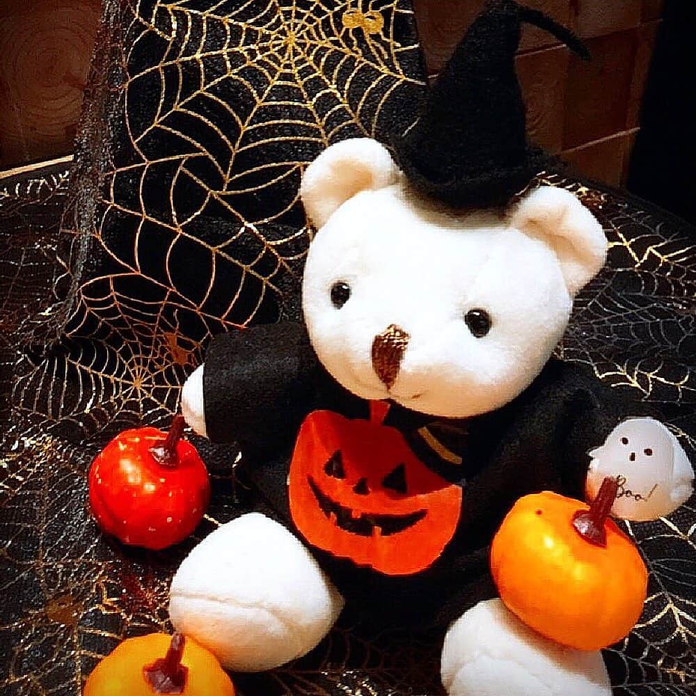 ヒルトン大阪 Hilton Osakaさんのインスタグラム写真 - (ヒルトン大阪 Hilton OsakaInstagram)「Happy Halloween! 仮装deいらっしゃい！10/25～10/31、ハロウィンウィークキャンペーンを実施します☆期間中、ヒルトン大阪のSNSをフォローし、「コワカワ」仮装でフォルク キッチンのランチまたはディナービュッフェにご来店いただくと、ワンドリンクをプレゼントします！﻿ ﻿ さらに、毎日「ベストドレッサー賞」を選出し、スペシャルプレゼントを進呈いたします。﻿ ﻿ 詳細は→ @hiltonosaka HPへ﻿ ﻿ LINEのお友達に最新情報を配信﻿ →【ヒルトン大阪 ダイニング】で検索﻿ ----------------------------﻿ Happy Halloween! Please come in Halloween costumes! Halloween Week Campaign will be held from October 25th to 31st ☆ During the period, if you follow the Hilton Osaka's social media account and come to the Folk Kitchen restaurant for lunch or dinner buffet in "Kowakawa" costume, you will be one You can get one drink!﻿ ﻿ In addition, we will select the "Best Dressed Award" every day and present a special gift from Hilton Osaka.﻿ ﻿ For details, please check Hilton Osaka HP from @hiltonosaka ﻿ ﻿ ========================﻿ #ヒルトン大阪 #ハロウィン #仮装 #コワカワ #こわかわ #キャンペーン #大阪 #梅田 #大阪ディナー #大阪ランチ #ホテルディナー #ホテルランチ #ホテルビュッフェ #GoToEat大阪 #プレミアム食事券 利用可 #HiltonOsaka #Halloween #Osaka #OsakaDinner #OsakaLunch #HotelBuffet #GoToEatOsaka」10月20日 19時07分 - hiltonosaka