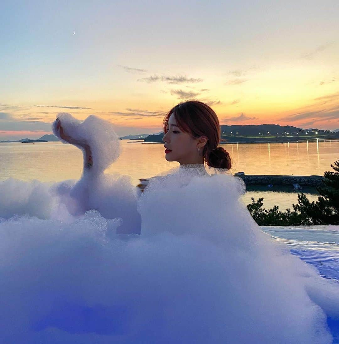 チェユラさんのインスタグラム写真 - (チェユラInstagram)「버블버블 🛁 #라테라스리조트  #여수라테라스」10月20日 19時13分 - youra_ch0i