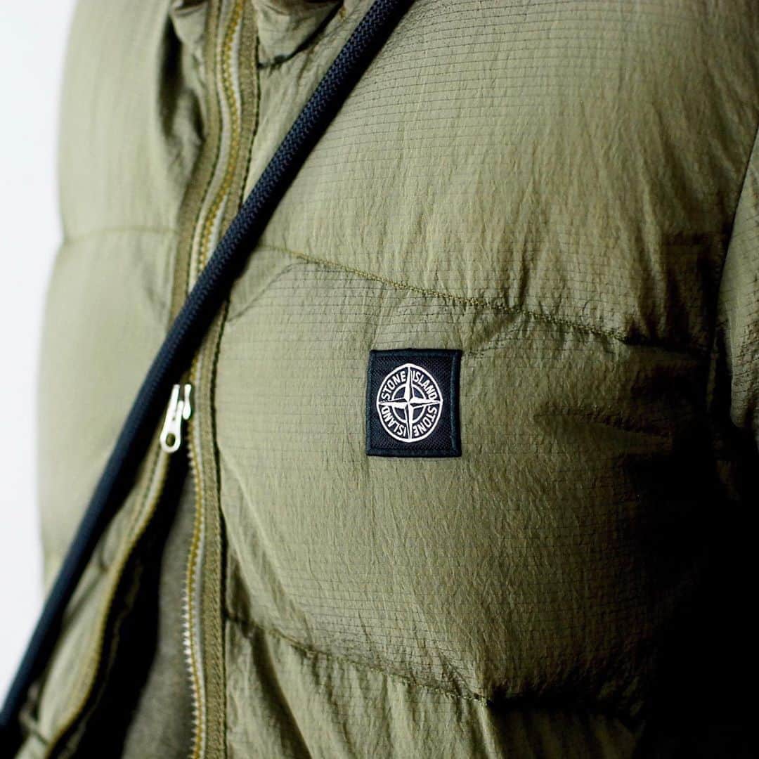 wonder_mountain_irieさんのインスタグラム写真 - (wonder_mountain_irieInstagram)「_ STONE ISLAND / ストーンアイランド  “NYLON METAL WATRO RIPSTOP-TC” ￥140,800- _ 〈online store / @digital_mountain〉 https://www.digital-mountain.net/shopbrand/000000010419/ _ 【オンラインストア#DigitalMountain へのご注文】 *24時間受付 *15時までのご注文で即日発送 *1万円以上ご購入で、送料無料 tel：084-973-8204 _ We can send your order overseas. Accepted payment method is by PayPal or credit card only. (AMEX is not accepted)  Ordering procedure details can be found here. >>http://www.digital-mountain.net/html/page56.html  _ #STONEISLAND  #ストーンアイランド _ 本店：#WonderMountain  blog>> http://wm.digital-mountain.info _ 〒720-0044  広島県福山市笠岡町4-18  JR 「#福山駅」より徒歩10分 #ワンダーマウンテン #japan #hiroshima #福山 #福山市 #尾道 #倉敷 #鞆の浦 近く _ 系列店：@hacbywondermountain _」10月20日 19時20分 - wonder_mountain_