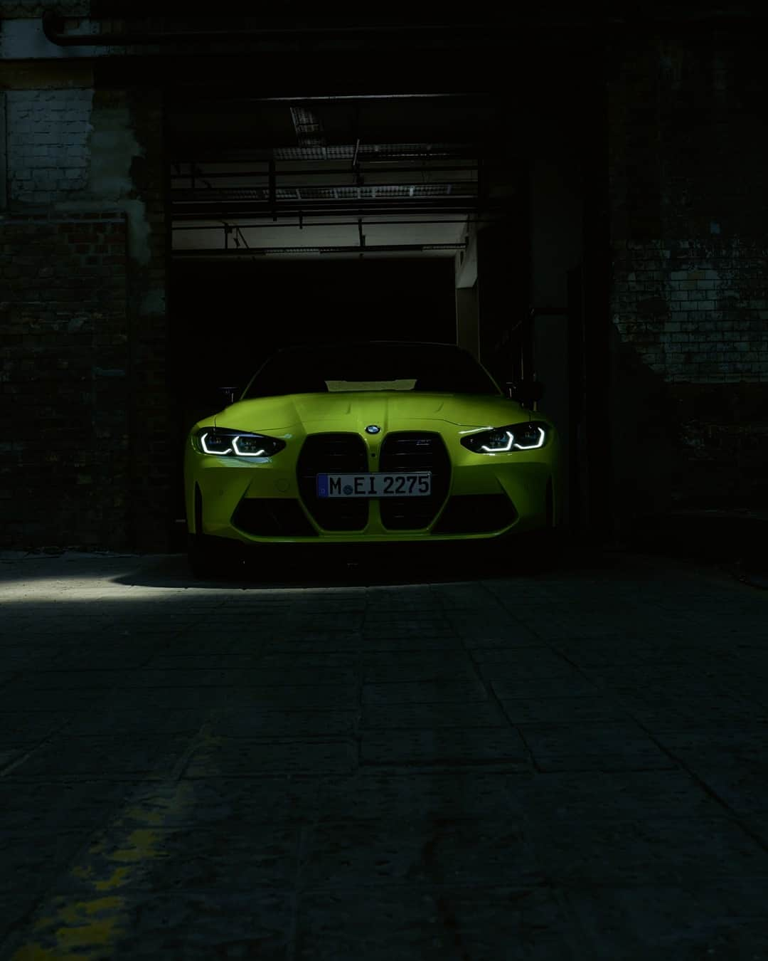 BMWさんのインスタグラム写真 - (BMWInstagram)「What we do in the shadows. The all-new BMW M3 Sedan and the all-new BMW M4 Competition Coupé. #TheM3 #TheM4 #BMW #M3 #M4 #BMWM @bmwm  __ BMW M3 Sedan: Fuel consumption in l/100 km (combined): 10.8. CO2 emissions in g/km (combined): 248.* Further information: www.bmw.com/disclaimer.  Acceleration (0-100 km/h): 4.2 s. Power: 353 kW, 480 hp, 550 Nm. Top speed (limited): 250 km/h (with optional M Drivers Package: 290 km/h).  	 BMW M4 Competition Coupé: Fuel consumption in l/100 km (combined): 10.2. CO2 emissions in g/km (combined): 234.* Further information: www.bmw.com/disclaimer.  Acceleration (0-100 km/h): 3.9 s. Power: 375 kW, 510 hp, 650 Nm. Top speed (limited): 250 km/h (with optional M Drivers Package: 290 km/h).  	 	 * All performance, fuel consumption and emissions figures are provisional.」10月20日 19時15分 - bmw