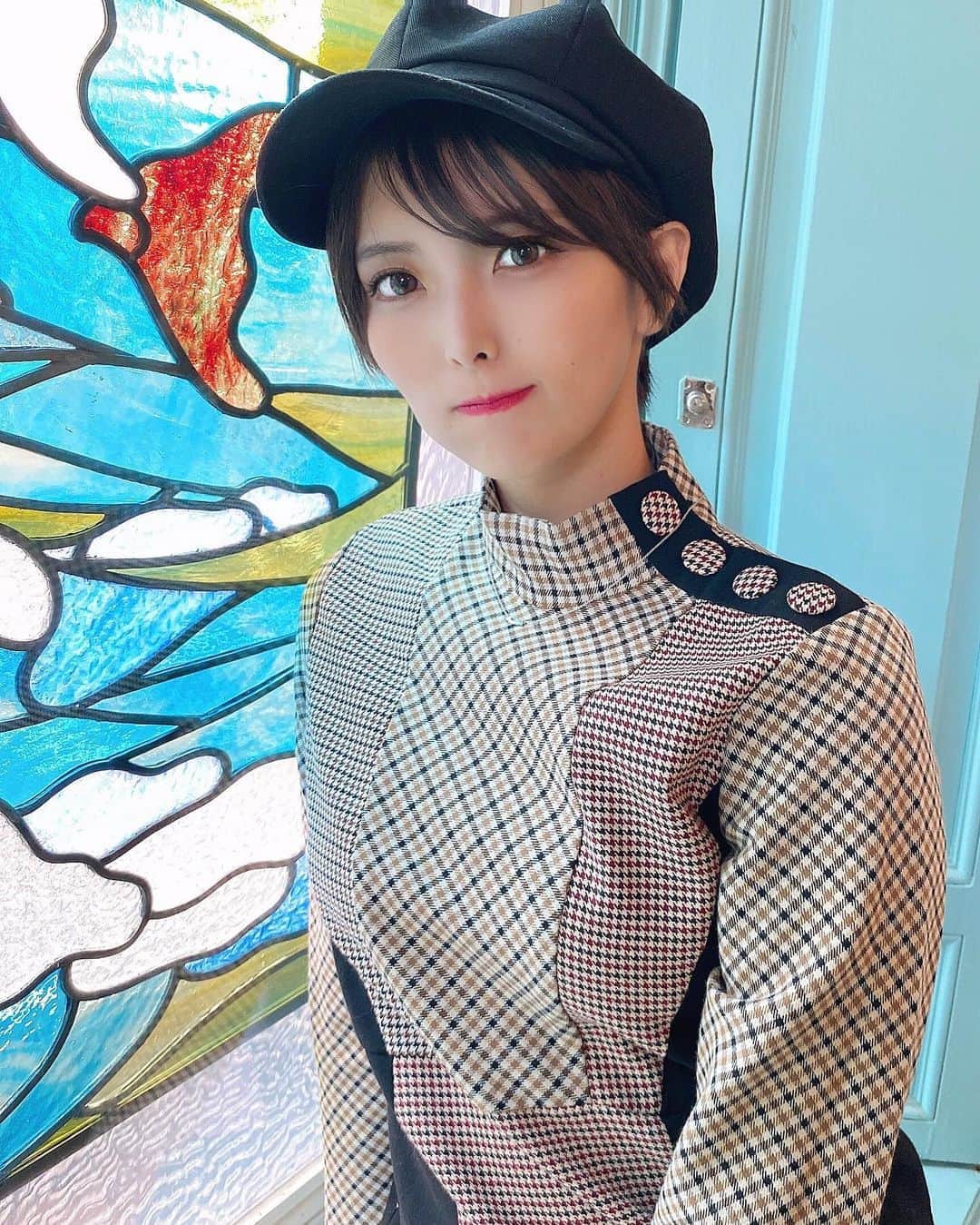 ききまるさんのインスタグラム写真 ききまるinstagram 自分の顔見すぎてもう何が可愛いかわからない病気ってあるよね ね まぁ何でも 可愛いよね ね 京都観光 京都カフェ 京都グルメ ステンドガラス ショートヘア ショートカット キャスケット