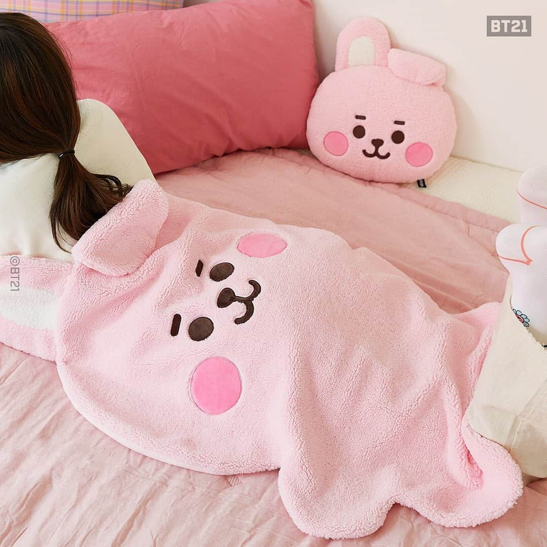 BT21 Stars of tomorrow, UNIVERSTAR!さんのインスタグラム写真 - (BT21 Stars of tomorrow, UNIVERSTAR!Instagram)「Go under cover. Get all fluffy. 😉  ⠀ BT21 BABY Boucle Blanket & Cushion ⠀ [Korea] Shop now 👉Link in bio ⠀ [Global] Only today at LINE FRIENDS COLLECTION 👉Link in bio ⠀ #BT21 #BT21BABY #Blanket #Cushion #Floofy #Fluffy」10月20日 10時34分 - bt21_official