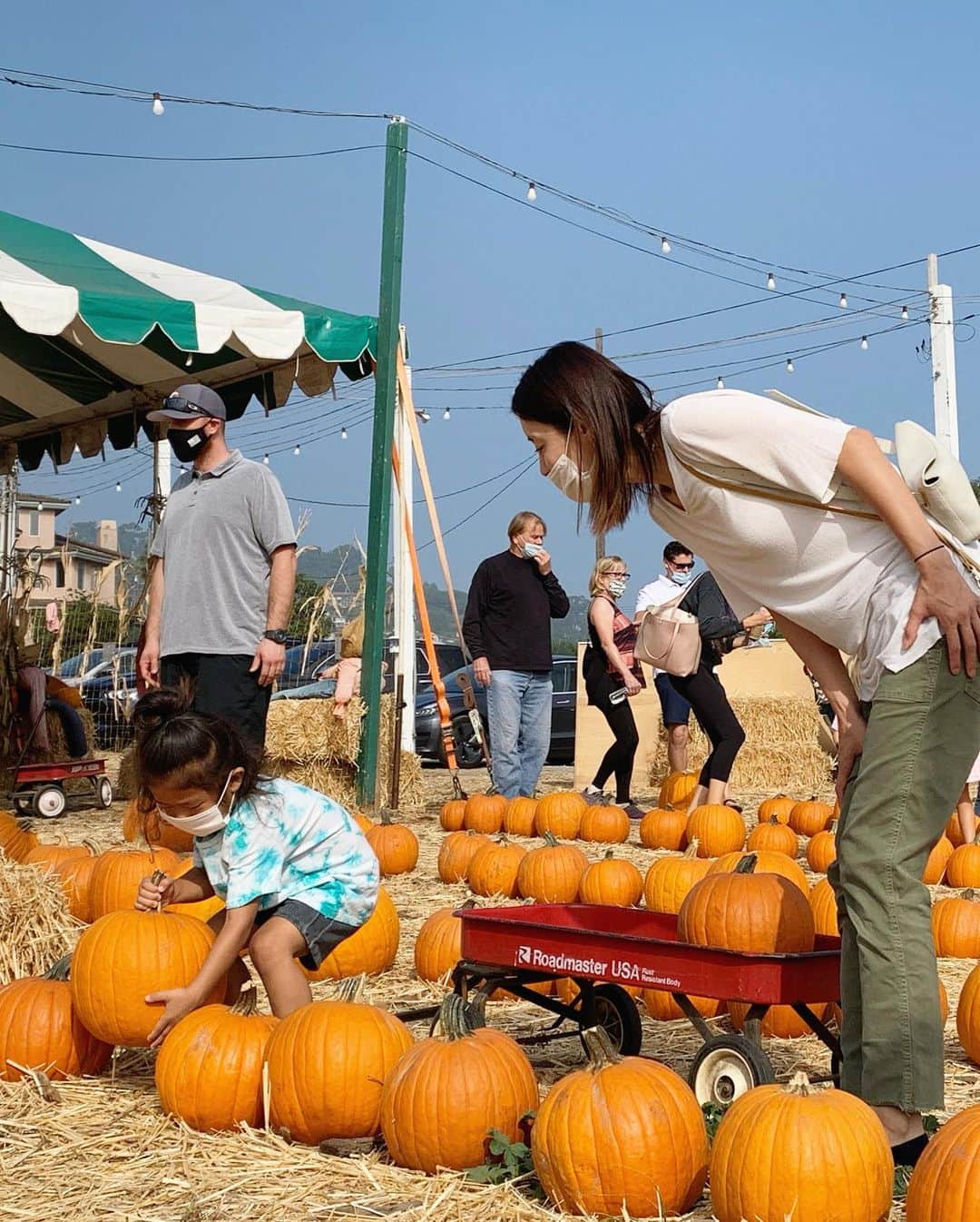 高木りなさんのインスタグラム写真 - (高木りなInstagram)「Pumpkin patch day🎃🎃🎃 . . . #pumpkinpatch #halloween #losangeles #california #パンプキンパッチ #ハロウィン #カリフォルニア #ロサンゼルス #펌킨패치 #할로윈 #캘리포니아 #로스앤젤레스」10月20日 11時21分 - rinasvoyage