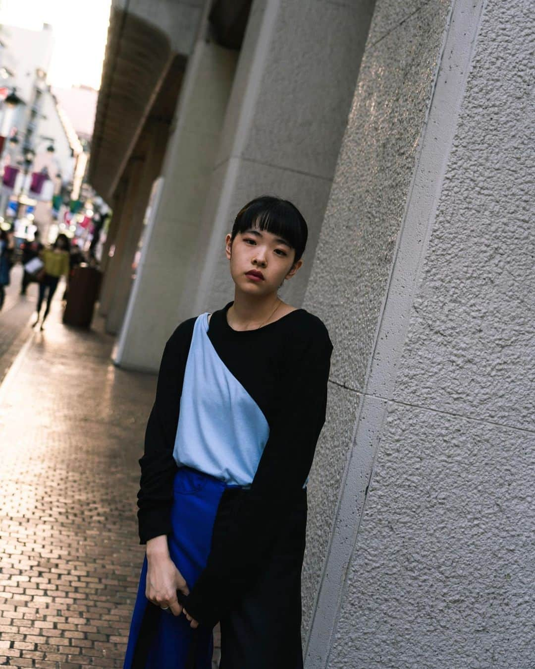 Fashionsnap.comさんのインスタグラム写真 - (Fashionsnap.comInstagram)「【スナップ】 Name  アズミ Shirt #AntonioVattev Pants #MARQUESALMEIDA Bag #CharlesJeffreyLoverboy Shoes #VEJA Ring #NAGAE Keyring #CharlesJeffreyLoverboy  Photo by @chocolateoishi_na」10月20日 11時30分 - fashionsnapcom