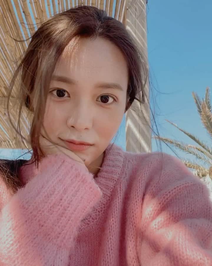 キム・ダヘのインスタグラム：「제주여행내내 날씨 죽인다 진쨔 😭😭🤍」