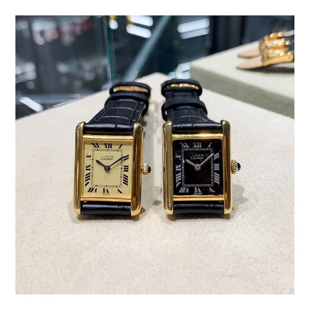 のインスタグラム：「-有楽町店-﻿ ﻿ ﻿ must de Cartier TANK﻿ マストシリーズの人気モデルをご用意しております﻿ ﻿ ﻿ L:iv﻿ 20003890-992730﻿ ¥215,000+tax﻿ ﻿ R:black﻿ 19003890-510510﻿ ¥205,000+tax﻿ ﻿ ﻿ ﻿ ﻿ 店舗からの通販対応も可能でございます。﻿ お気軽にお問い合わせくださいませ。﻿ HIROB有楽町店　Tel:03-5222-1743」