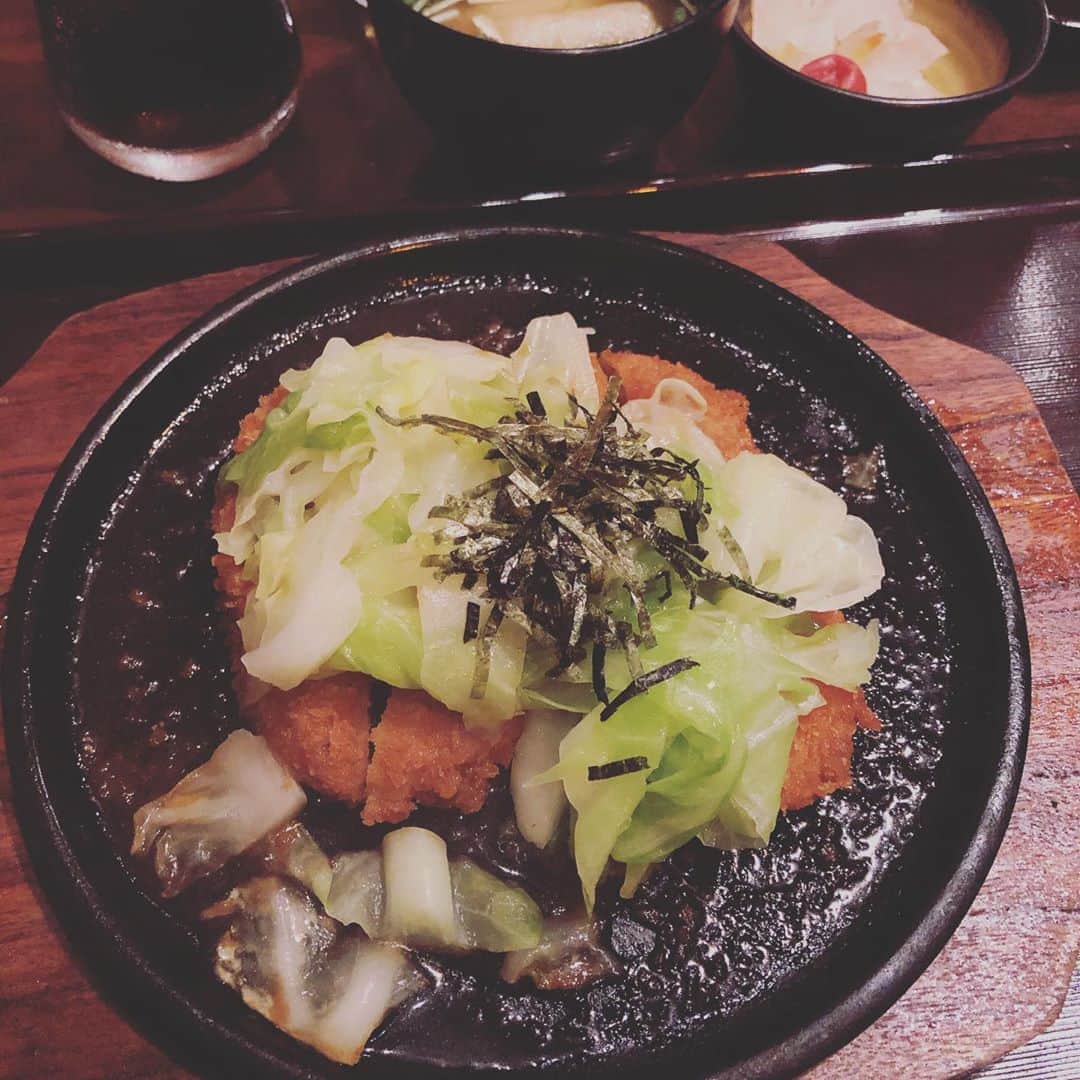 千秋さんのインスタグラム写真 - (千秋Instagram)「とんかつ茶漬けって本当に美味しい。 大好物のひとつです🍵  #とんかつ茶漬け #すずや」10月20日 12時38分 - chiaki77777