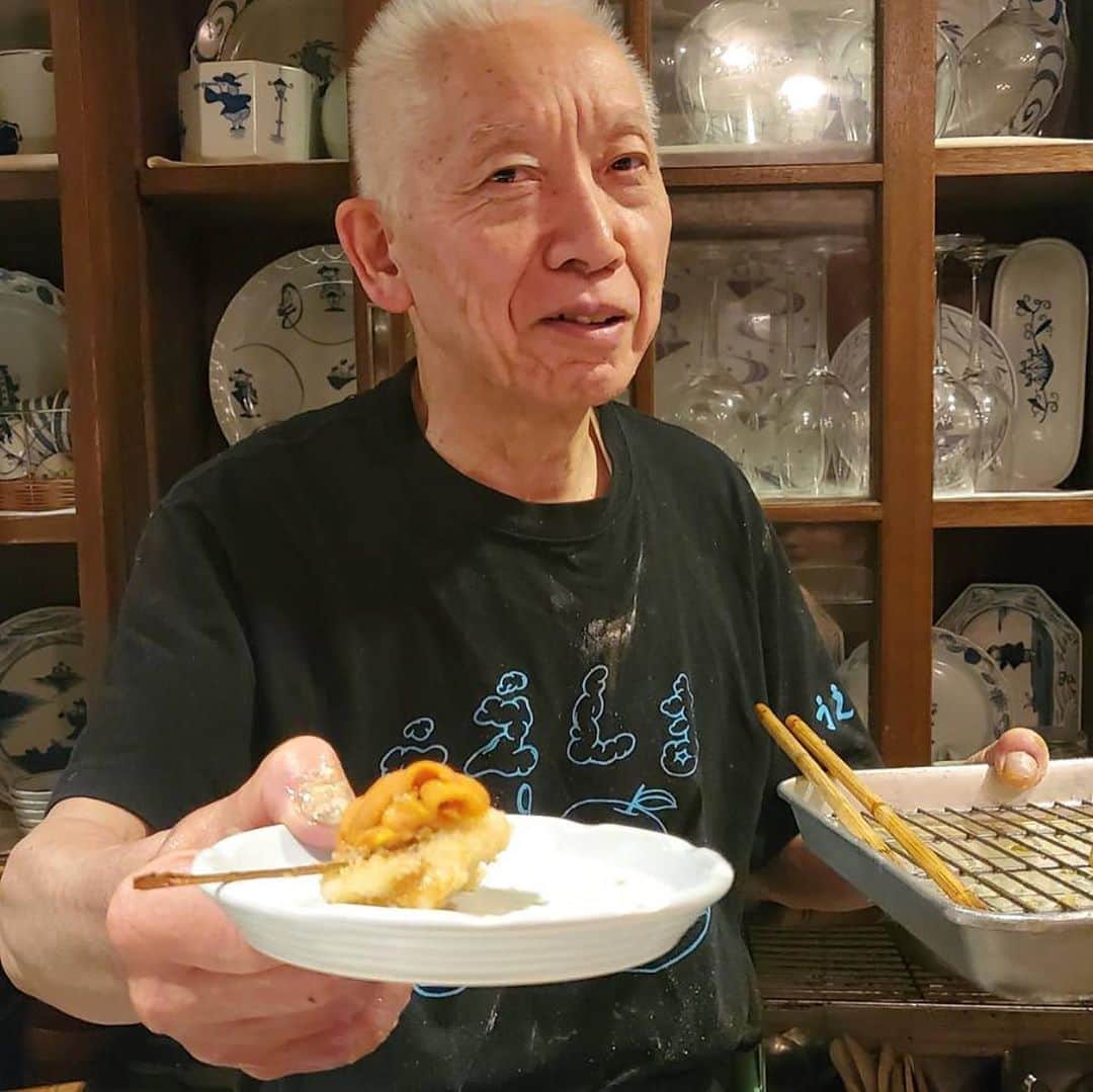 寒川綾奈さんのインスタグラム写真 - (寒川綾奈Instagram)「バースデーディナーに大阪にある　#うえしま　さんに連れてってもらいました🍚 もう、食べ物でこんな感動するってことないくらい美味しくて、一口食べるごとに美味しいを連呼してました🤣 店主のお父さんもとても素敵な方で、絶対また行きたいなぁ♡  ごちそうさまでした^^  #うえしま串カツ　#大阪グルメ　#串カツ　#串揚げ」10月20日 12時54分 - sogawaayana