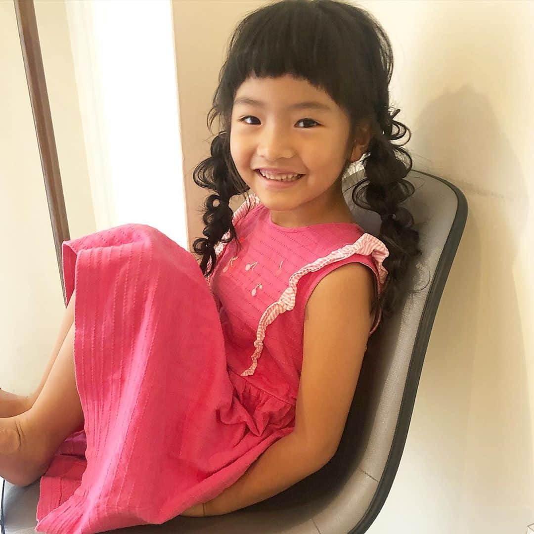 Miki Kajiwaraのインスタグラム：「可愛いここな♡♡ . こないだ前髪カットを久しぶりにしました♡♡♡ . やっぱりこっちゃんは、短い前髪が似合う。。。 .」
