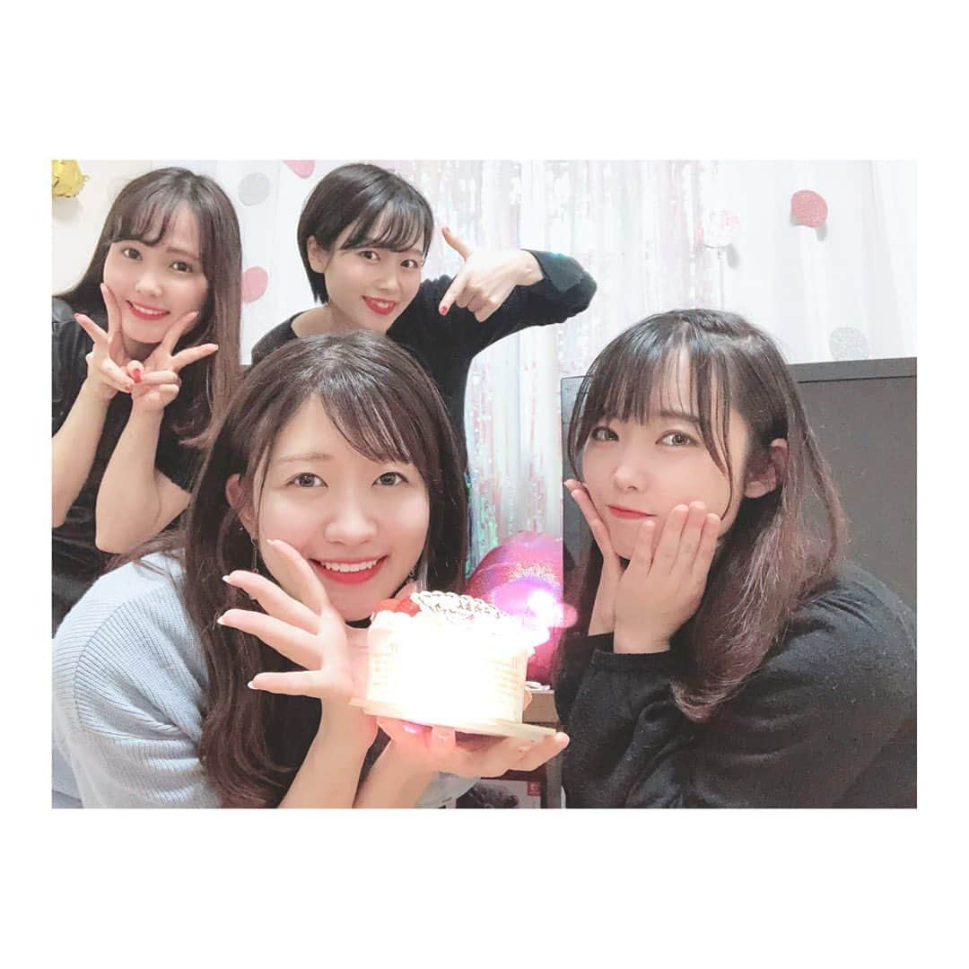 潮田ひかるのインスタグラム：「久々にみんなで集まったよ〜🎈しらたまおめでとう🎉そしてほっちゃんはもうすぐ生誕祭！！！  #ヤンチャン学園 #同期会 #女子会 #ケーキ美味しかった #love #bff #latepost」