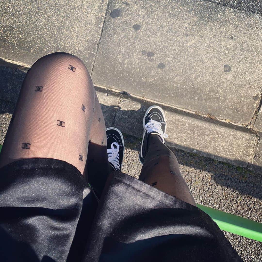 のインスタグラム：「☀️」