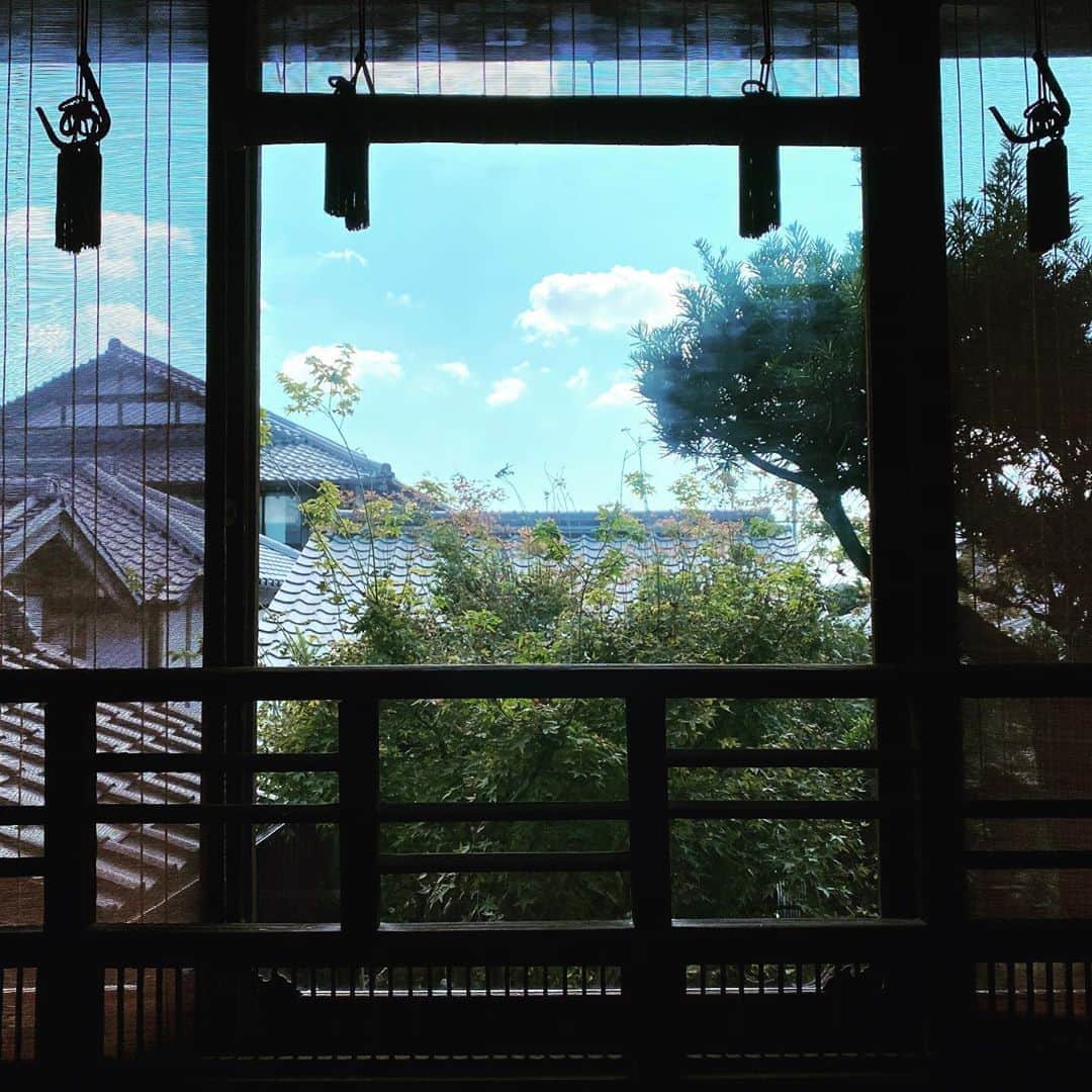 五箇公貴さんのインスタグラム写真 - (五箇公貴Instagram)「借景もいい感じ。 #古民家暮らし」10月20日 13時49分 - kimitakagoka