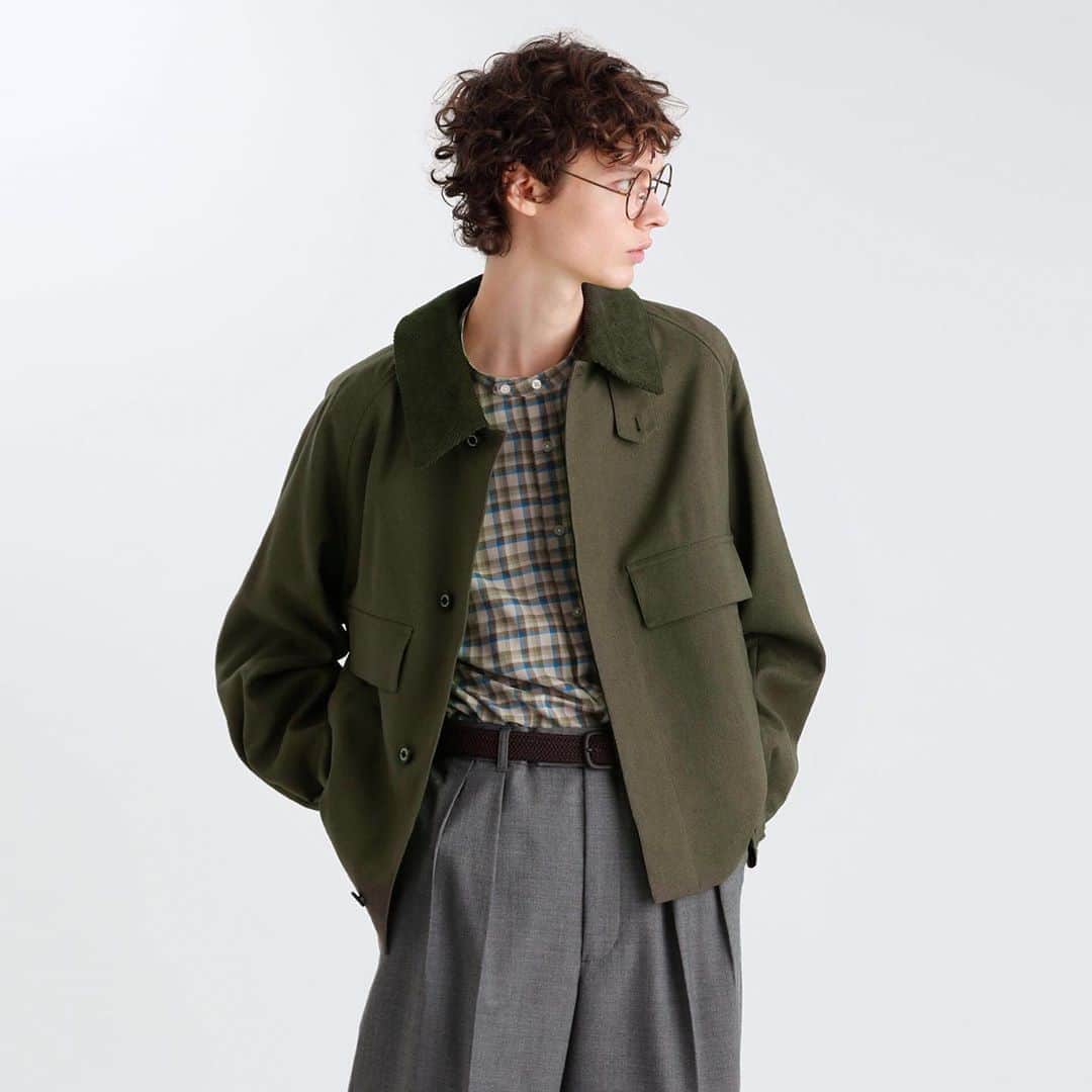 のインスタグラム：「・ FUDGE×MACKINTOSH PHILOSOPHY 【Rusper】 ・ MACKINTOSH PHILOSOPHY GREY LABELの今季の新作ジャケット「Rusper(ラスパー)」。肩周りをコンパクトに見せるラグランスリーブ、丸みのある衿、袖口のスリーブタブによる柔らかいフォルムが特徴。 取り外し可能なコーデュロイ衿をプラスで付けたホリデーサーカス特別仕様となっています。  「Holiday Circus 」@ MP STORE 二子玉川ライズS.C.  10月23日(金)～10月26日(月)  MPSTORE #MACKINTOSHPHILOSOPHY  #GREYLABEL #MPストア #エムピーストア  #マッキントッシュフィロソフィー #グレイラベル #MACKINTOSH  #マッキントッシュ #2020  #HolidayCircus #ホリデーサーカス #Fudge #Collaboration #コラボ #Unisex #ユニセックス . #Tokyo #Futakotamagawa #RISE」