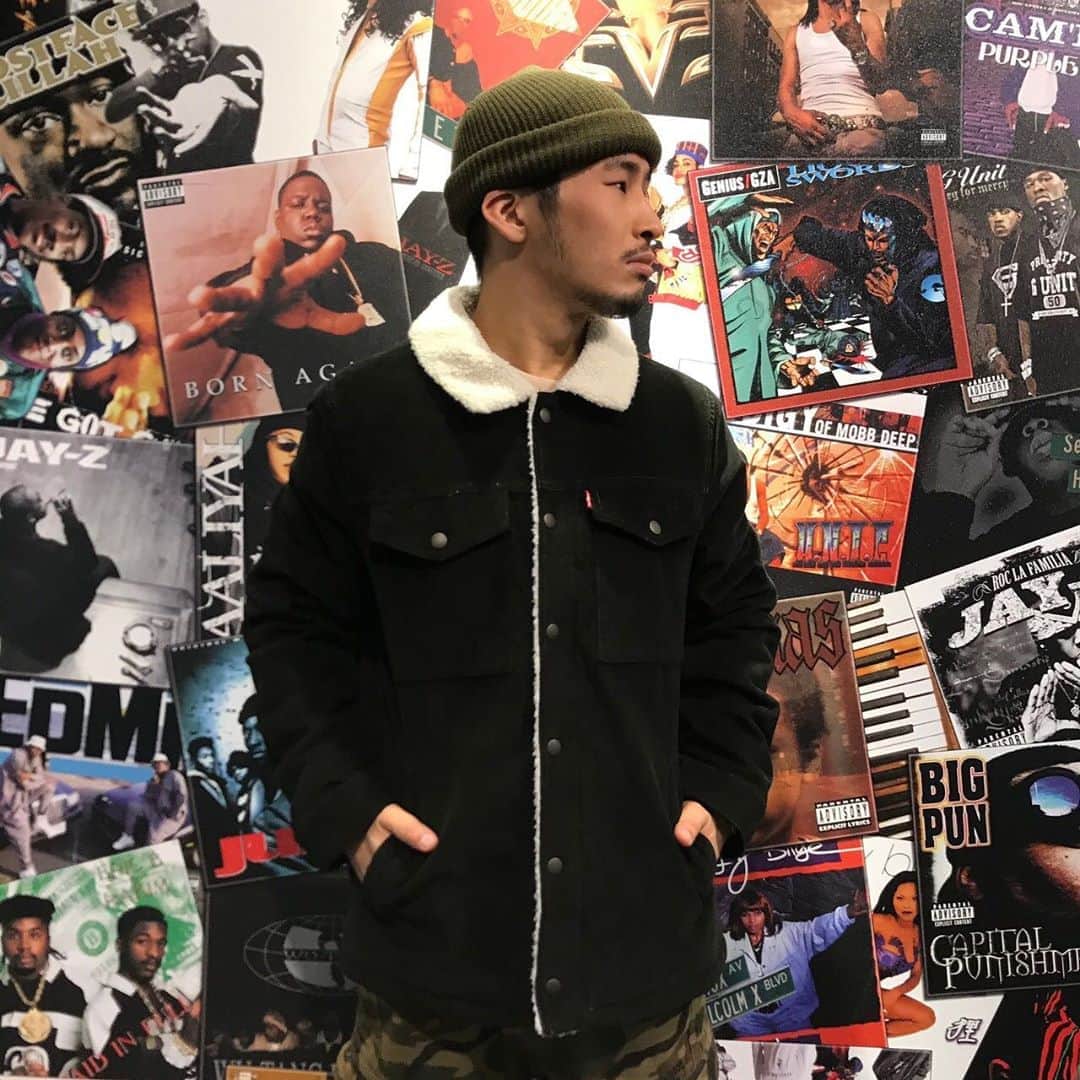 のインスタグラム：「LEVI'SよりCORDUROY SHERPA LINED TRUCKER JACKETが入荷致しました🍂  🎡Diver City🗽 (平日)11:00-20:00 (土日祝)10:00-20:00  #growaround #growaroundnewarrivals  #growarounddivercity  #levis」