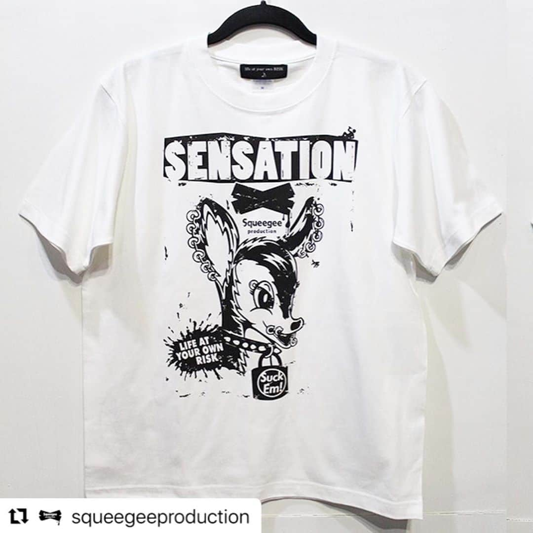 masasucksのインスタグラム：「#Repost @squeegeeproduction with @make_repost ・・・ 「SuckEm!×squeegee×RISK」3コラボS/S tee  価格：￥5,500円（税込） カラー：WHITE・BLACK サイズ：S・M・L・XL  RISK店頭及び、RISKオンラインショップにて発売スタートしました！！」