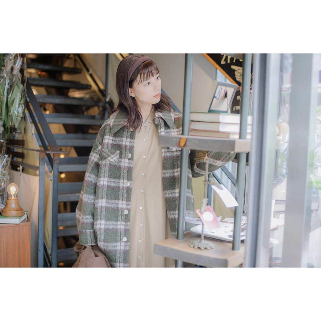 芳根京子さんのインスタグラム写真 - (芳根京子Instagram)「本日発売のminaです。 どうぞ、よろしくお願いします(^^)  冬のさ、 お洋服もこもこで、 お団子＆めがねっていいよねー  #mina」10月20日 14時19分 - yoshinekyoko