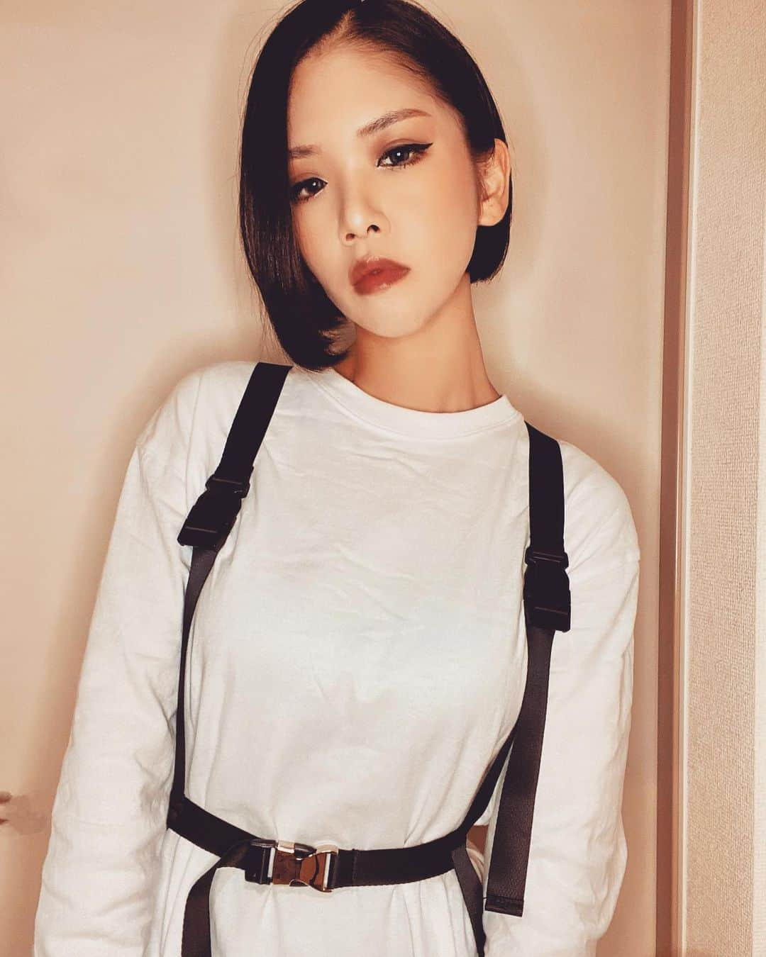 Yukkyさんのインスタグラム写真 - (YukkyInstagram)「やっっと髪切った✂️✨ . . . . . #hairstyles #shorthairstyle #instagood #instalike #lfl #fff #fashion #bodyharness #ootd #anime #mood #makeup #japanesegirl #dancer #패션스타그램 #패션 #셀카 #셀피 #메이크업 #데일리메이크업 #黒髪ボブ #メイク #被写体 #ダンサー #ハーネスベルト #秋コーデ #ヘアスタイル #ボブヘアー #nana #黄金比率」10月20日 14時49分 - _5y_k_y1_