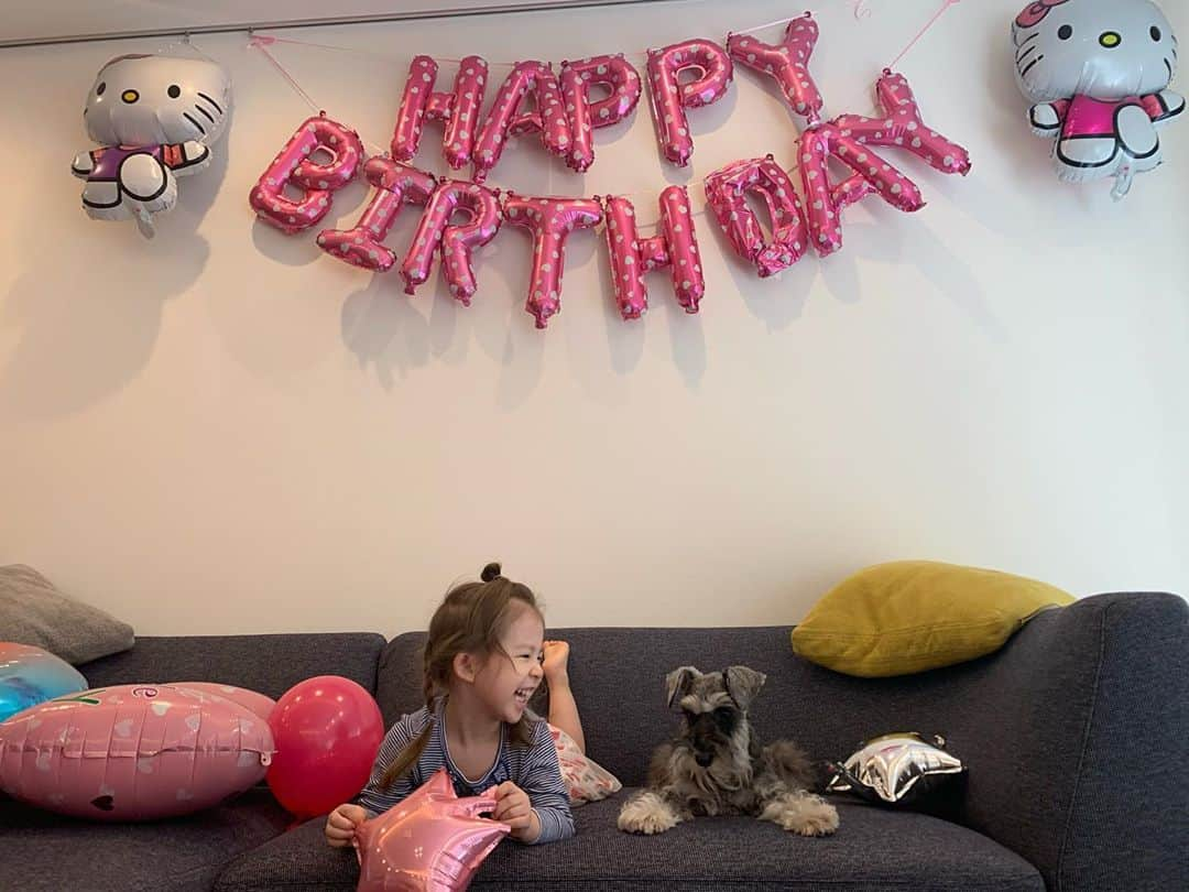 Ryota さんのインスタグラム写真 - (Ryota Instagram)「Happy birthday to my daughter 👧🏻🎂 🎉🌈🐶」10月20日 14時43分 - ryota_0809