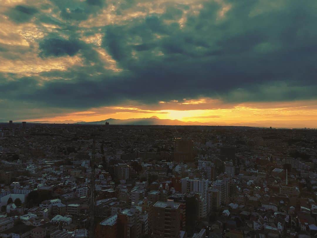 谷川正憲さんのインスタグラム写真 - (谷川正憲Instagram)「キャロットタワーからたまに富士山見えるねん。」10月20日 14時57分 - masuo24hours