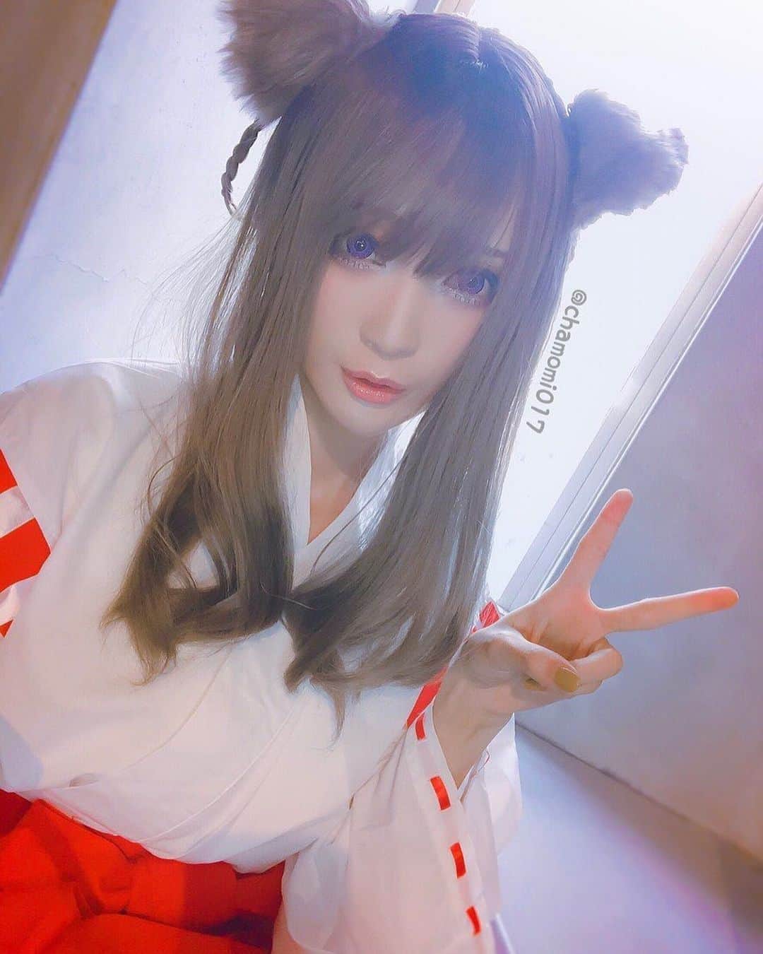 のインスタグラム：「おはようございます ☀️ かにかにかようび 🦀  今日は晴れの日 !! 良い天気です☀️ 週の前半戦なので マイペースで無理せずいきましょう 今日もお仕事学校いってえらい💮 #ohayomorning  https://twitter.com/chamomi017/status/1318328434586574848?s=21」