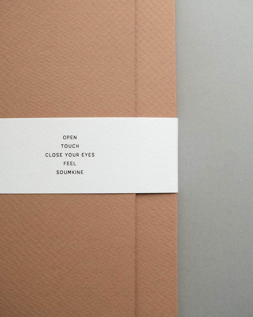 のインスタグラム：「A happy mail arrived today from @soumkine ! I’ve been following their feed and fell in love with the beautiful colors and paper quality of their notebooks and sketchbook. All handcrafted with love from their atelier in Paris. I can’t wait to write on them and show you the result.  For all stationery lovers, go and check out their page. — #soumkine #finestationery #trufypi #notebook #calligraphynotebook #writingpaper #sketchbook #stationerylovers」