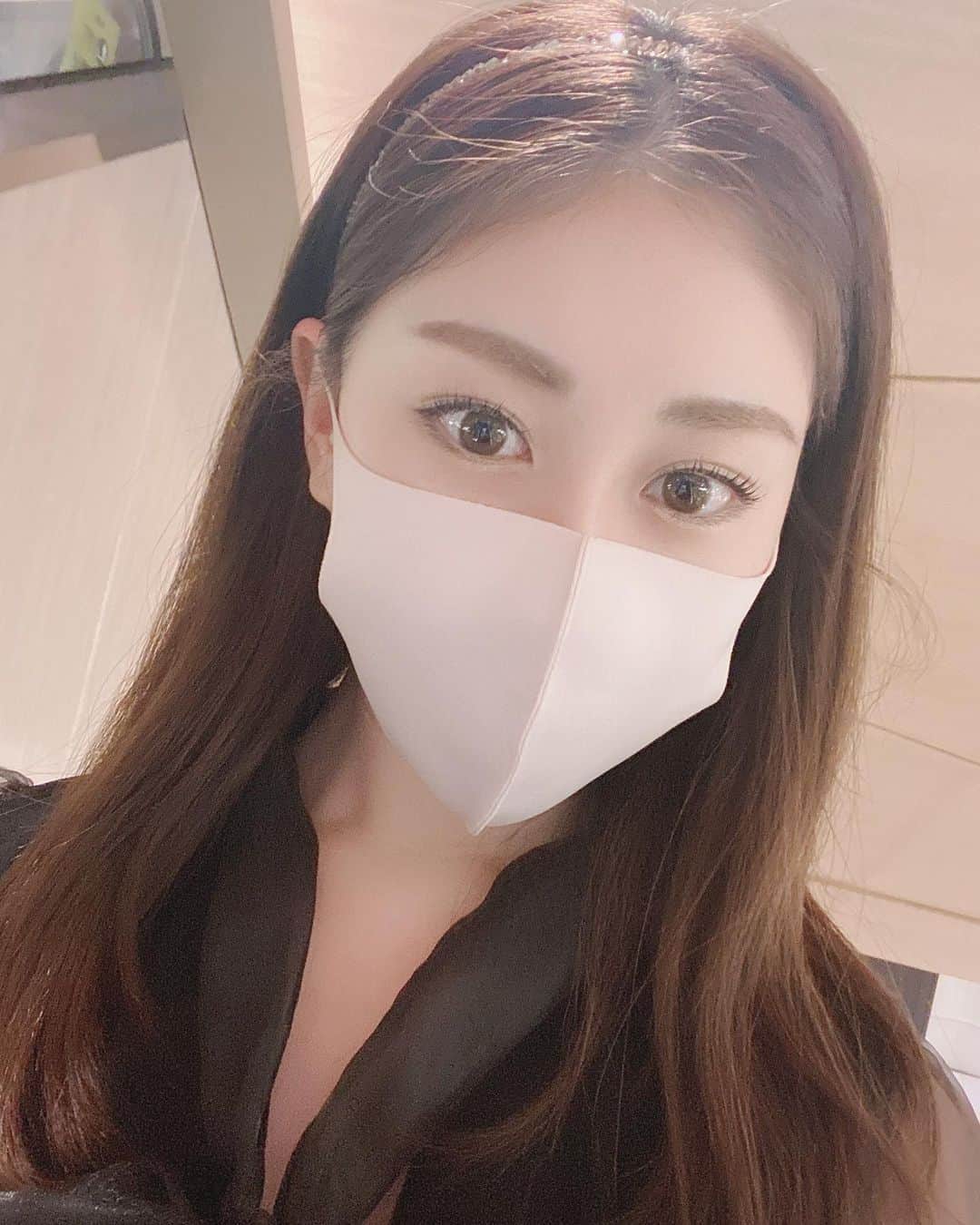 永島あゆみのインスタグラム：「♡ カチューシャ💗 なのに全然見えてへん😂 ・ #カチューシャ #カチューシャアレンジ  #ヘアアレンジ #ロングヘア」