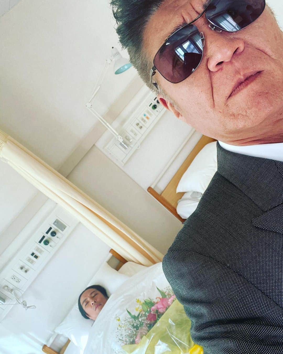 小沢仁志さんのインスタグラム写真 - (小沢仁志Instagram)「爆睡中の若旦那❗️笑」10月20日 15時50分 - ozawa_hitoshi