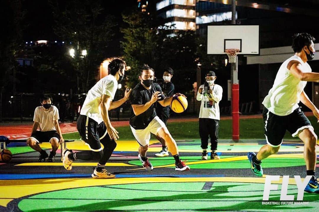 のインスタグラム：「TOKYO SPORT PLAYGROUND SPORT ✕ ART オープニングイベント Special men’s 3x3 exhibition🏀 . . Big thanks to @fly.magazine  @niketokyo  @hiuzerockets  @jirotokyo 🙏🙏🙏 . . 最高な超クールな新ナイキ施設のオープニングイベント！ フルゲームは @fly.magazine をチェック！ . . . #tokyo #ballislife #basketball #fitness #l4l #halfjapanese #モデル #トレーニング #東京 #実業家 #フィットネス #バスケ  #愛犬家 #ハーフ #bリーグ #アスリート #3x3  #ダイエット #ナイキ #スニーカー好き #ミスコン #バイリンガル #英語 #nike #niketokyo #新豊洲 #tokyosportsplayground #サスティナブル #ナイキ」