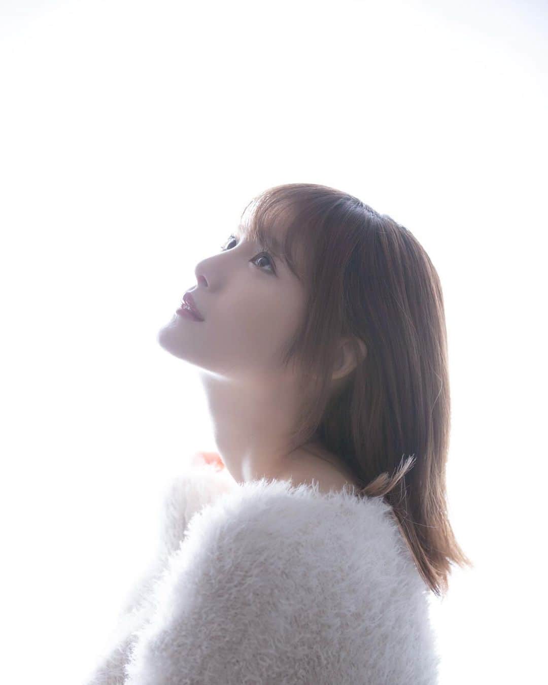 美沙玲奈のインスタグラム：「確実に顔が大人になっている。 黙ってると怖いと言われるのは相変わらずですが‥🥺笑」