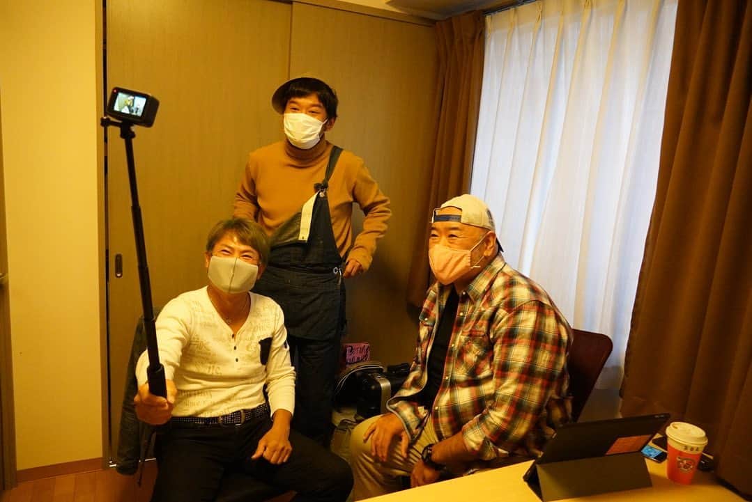 小田和奏さんのインスタグラム写真 - (小田和奏Instagram)「JSのあれこれ打ち合わせ。  仁さんがGoProを入手したのでみんなで撮ってみた、の図。」10月20日 15時51分 - kazusou