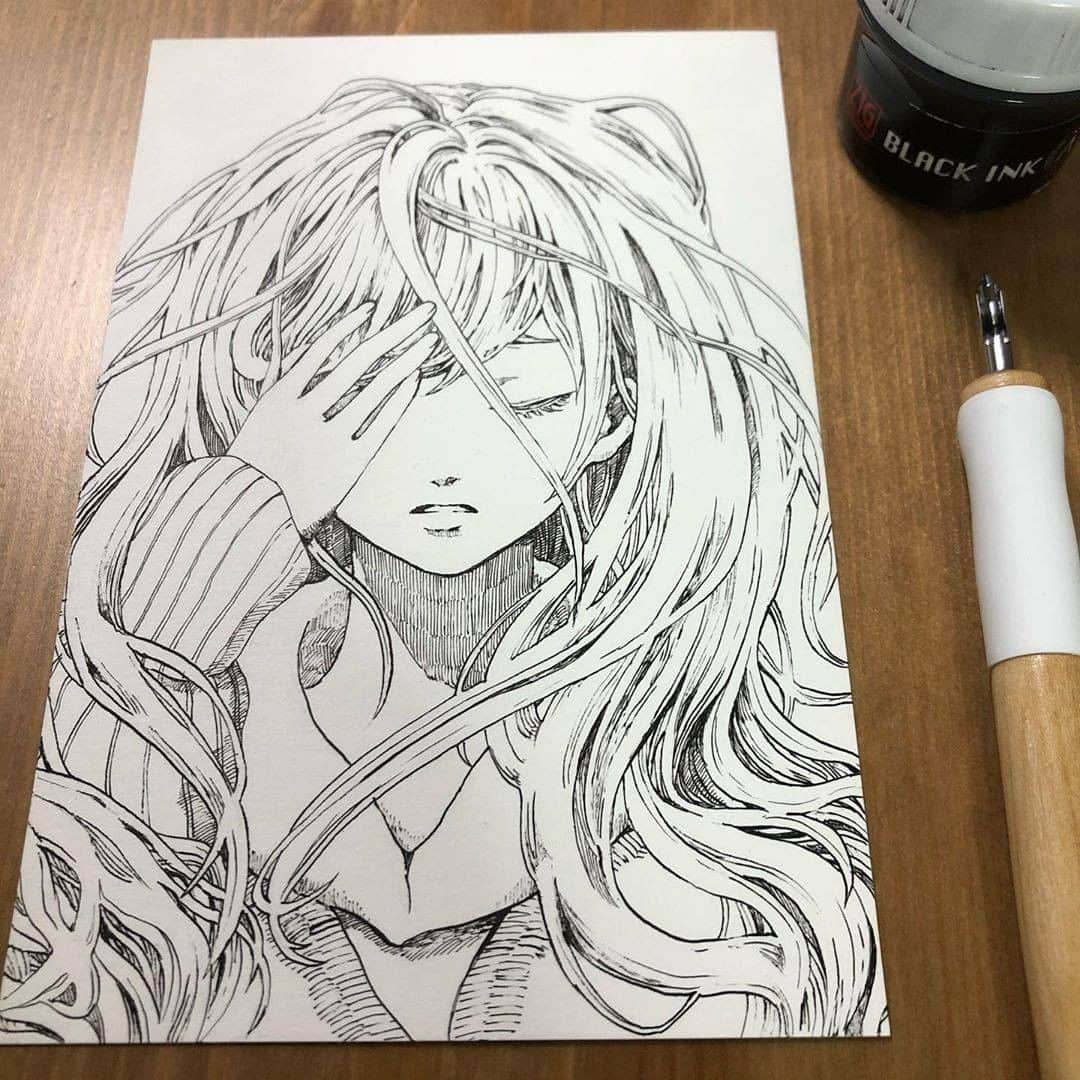 Kuretakeさんのインスタグラム写真 - (KuretakeInstagram)「インクトーバー Day 19 「眩暈」 少女の髪のゆらぎ、首元の影からまつ毛まで 美しく繊細に描かれていてはっとしてしまいます🧚‍♀️✨  Inktober Day 19 ”DIZZY” You can draw subtle line with this quick drying black ink✍️  Art by: @ibsukionsen  Made with: ZIG Cartoonist BLACK INK 20ml   #kuretake_inktober #kuretake #kuretakezig #呉竹 #インクトーバー #インクトーバー2020 #inktober #inktober2020 #blackandwhite #blackandwhiteart #sumi #墨 #kuretakeinktober #inktober2020dizzy  #inktoberday19 #blackink #zigcartoonistblackink」10月20日 16時00分 - kuretakejapan