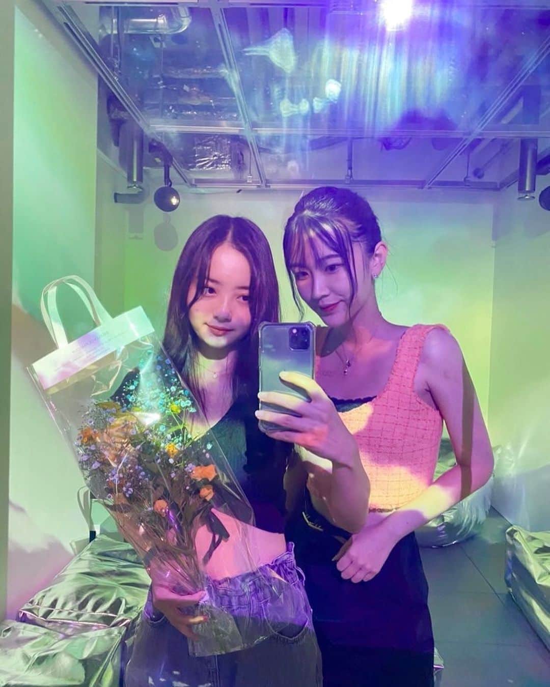 青山舞莉のインスタグラム：「💐 고마워 @diligenceparlour  #ミーの毎日」