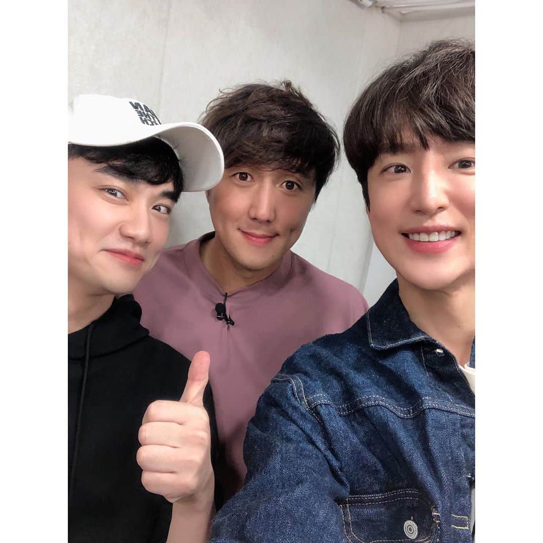 クォン・ユルのインスタグラム：「#권율작성📝 이스타tv와 함께한 두율라이크 즐거우셨나요?  아직 끝이 아닙니다. 축잘알 퀴즈쇼 2R가 남아있습니다ㅎ 내일 저녁 6시 30분, 기대해주세요! #두율라이크 #이스타tv」