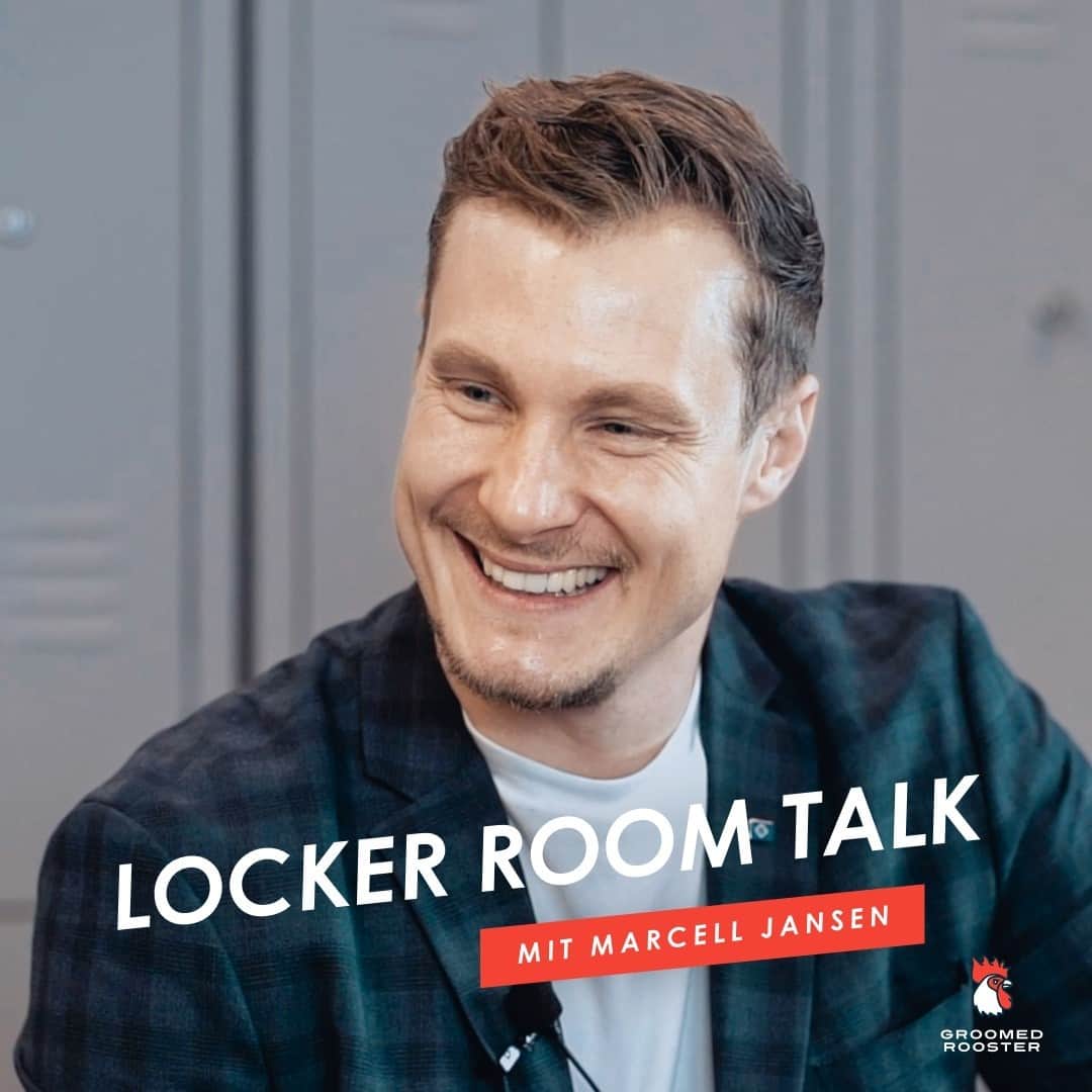 マルセル・ヤンセンのインスタグラム：「Liebe Community,⁠ ⁠ heute ist die Preview zum ersten Locker Room Talk Video online gegangen (@groomedrooster).⁠ ⁠ Als Fußballer weißt du ziemlich genau, was Reibung durch hartes Training und stundenlanges Hin- und Herlaufen in verschwitzten Sportklamotten mit deiner Haut anstellen kann. In vielen Sportarten sind Wundscheuern und Hautreizungen an der Tagesordnung. Ein weit verbreitetes Problem, für das es aber noch nicht wirklich die perfekte Lösung gibt. Weil man kaum Produkte findet, die qualitativ hochwertig sind. Im Gegenteil: Man glaubt gar nicht, wie viele schädliche Inhaltsstoffe man sich täglich auf den Körper schmiert.⁠ ⁠ Pflege bedeutet für mich, Verantwortung für den eigenen Körper zu übernehmen. Als Unternehmer mache ich mich deshalb schon seit Jahren für die Themen Gesundheit, Healthcare und Ernährung stark.⁠ ⁠ Jetzt mit Groomed Rooster auch Pflegeprodukte für Männer auf den Markt zu bringen, ergänzt meine Motivation, Menschen in Sachen Gesundheit und Wohlbefinden zu helfen.⁠ ⁠ Mit Hauke Windmüller und Benjamin Reiß habe ich zwei erfahrene Unternehmer an meiner Seite, mit denen ich das Thema endlich umsetzen kann. Hauke habe ich vor ein paar Jahren bei einem anderen Projekt kennen gelernt. Beim gemeinsamen Gym-Besuch kam uns die Idee zu Groomed Rooster. Ich glaube, zusammen können wir den Markt für Männerpflege in Bewegung setzen und hoffentlich auch Männer erreichen, die sich bisher noch nicht mit Pflegethemen beschäftigen. Für mich ist Groomed Rooster deshalb eine besonders spannende Herausforderung, auf die ich mich sehr freue!⁠ ⁠ Schaut euch die Preview zu unserem ersten Locker Room Talk an – als kleiner Vorgeschmack auf alles, was noch kommt.⁠ ⁠ Auf unserer Homepage könnt ihr euch außerdem zu unserem Locker Room Talk Newsletter anmelden und vor dem Rest der Welt erfahren, wann wir unsere Produkte launchen.⁠ ⁠ Viel Spaß & bleibt gesund!⁠ ⁠ Euer Marcell ⁠ ⁠ ⁠ ⁠ #lockerroomtalk #groomedrooster #mensskincare #skincare #mensgrooming」