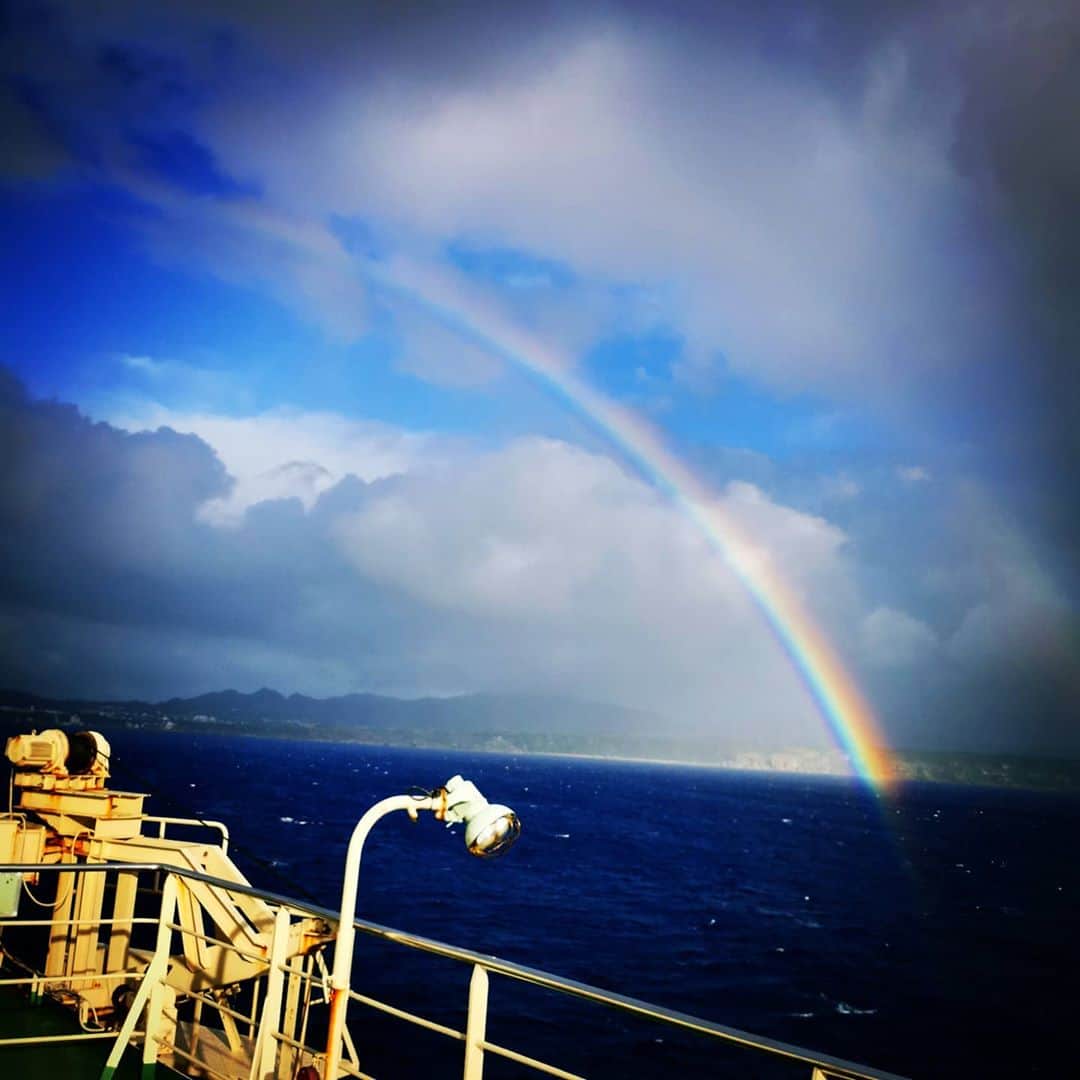 広部俊明さんのインスタグラム写真 - (広部俊明Instagram)「徳之島に到着‼️虹が出てる、今回の探検はいい感じかな🎵」10月20日 16時34分 - toshiakihirobe