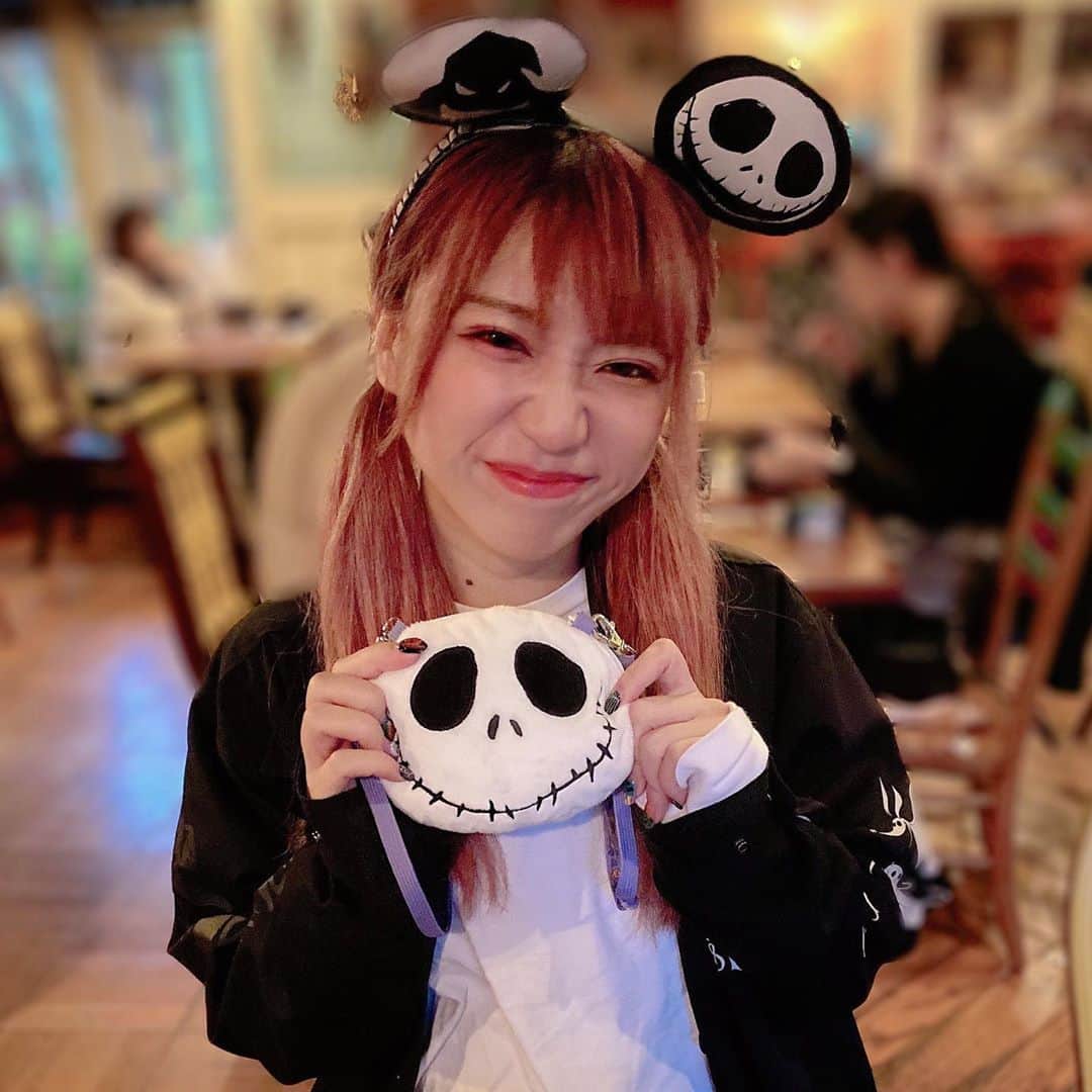 のインスタグラム：「ハードなう( ◜ᴗ◝) ……  #てぃすディズニー」