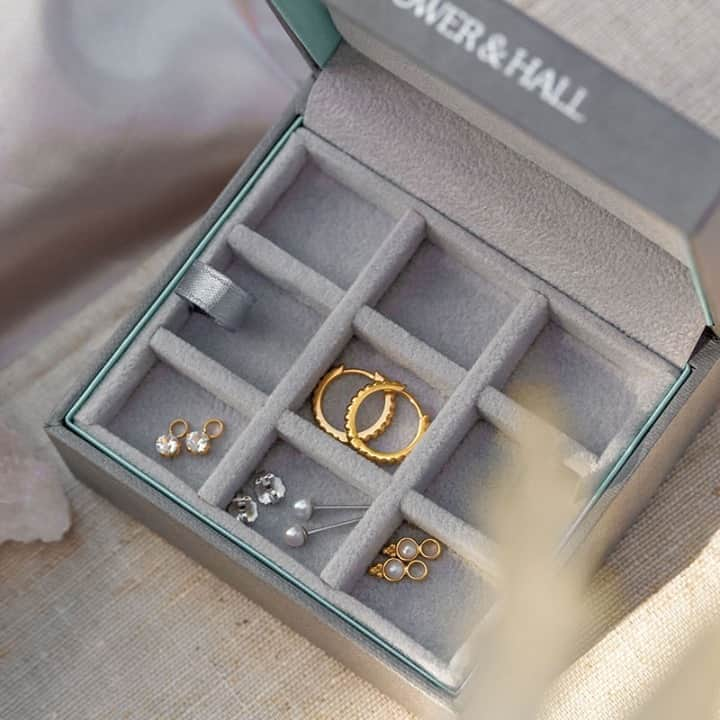 ダウアー&ホールさんのインスタグラム写真 - (ダウアー&ホールInstagram)「Looking for the perfect gift? 💝 From engravable charms and letter pendants to curated huggies, you’re sure to find the jewellery that will put a smile on their faces. Head to our website - link in bio.⠀⠀⠀⠀⠀⠀⠀⠀⠀ ⠀⠀⠀⠀⠀⠀⠀⠀⠀ -⠀⠀⠀⠀⠀⠀⠀⠀⠀ -⠀⠀⠀⠀⠀⠀⠀⠀⠀ #dowerandhall #jewellerygifts #huggiesearrings #pearlearrings #pearljewellery #jewellerygiftboxes #jewelleryofinstagram #jewelleryoftheday #beigeaesthetic #giftideas」10月20日 17時17分 - dowerandhall