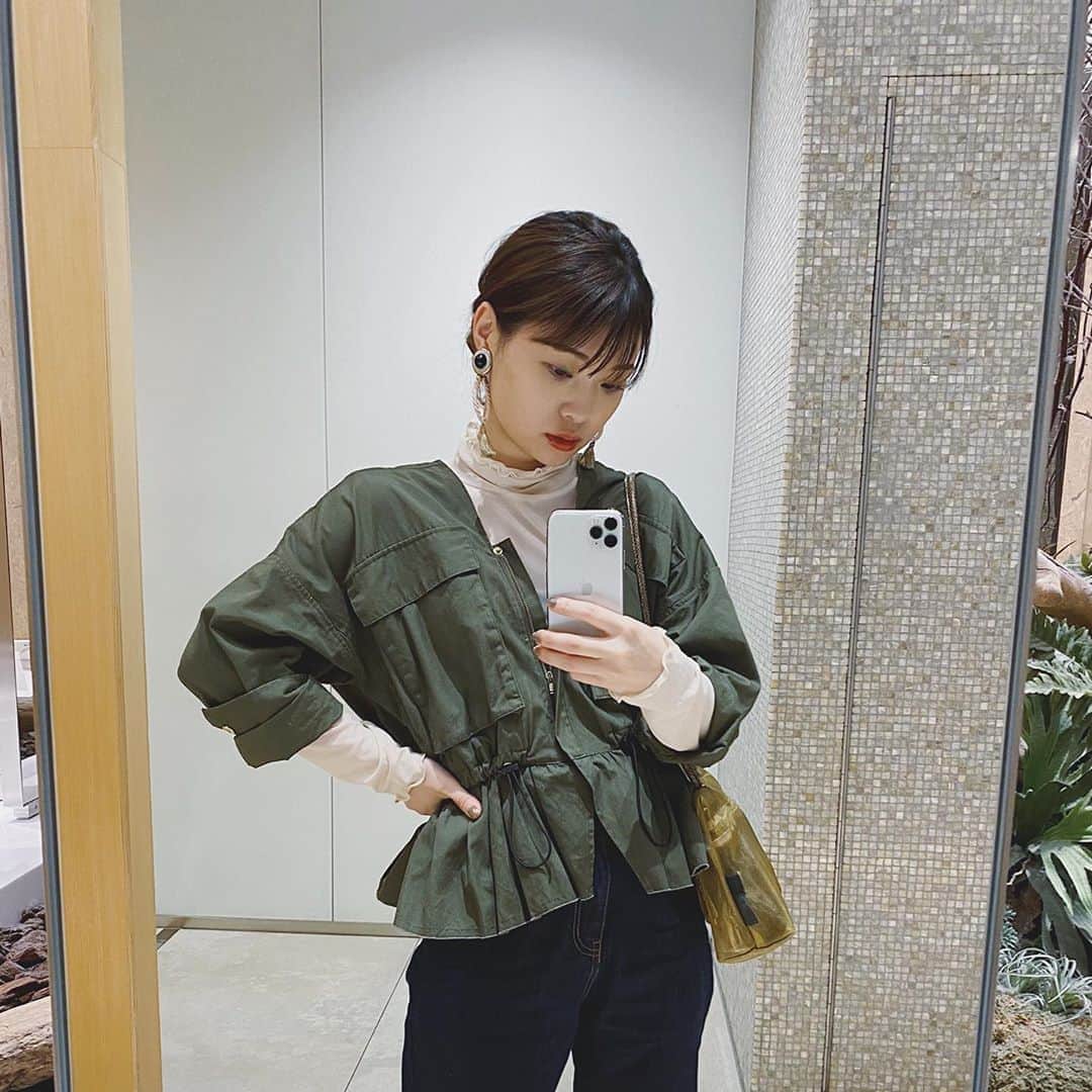 三橋栄香のインスタグラム：「ブーツおろしました🤎秋だなあ。全身は2枚目！このカーキの上着とかもフリマ出す予定です🍵🍵🍵 #クレジットはwearにて #24日土曜日 #フリマ来てね」