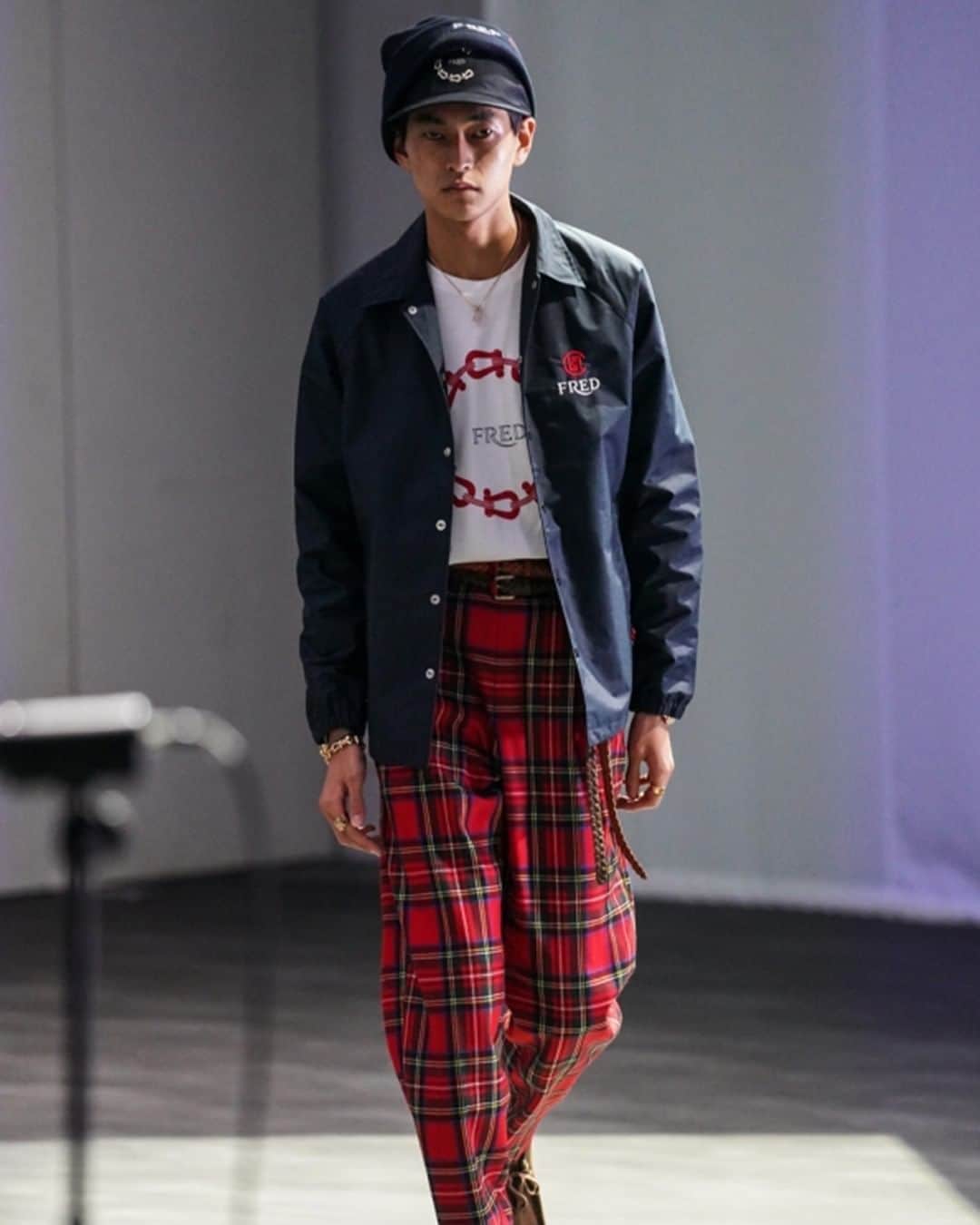 HYPEBEAST Japanさんのインスタグラム写真 - (HYPEBEAST JapanInstagram)「@fredjewelry x @clot が Rakuten Fashion Week TOKYO 2021 S/S で最新コラボコレクションを発表。HYPEBEAST のクリエイティブエージェンシー HYPEMAKER がショーの制作を担当  #FREDParis #FREDJewelry #Force10 #FREDxCLOT」10月20日 17時24分 - hypebeastjp