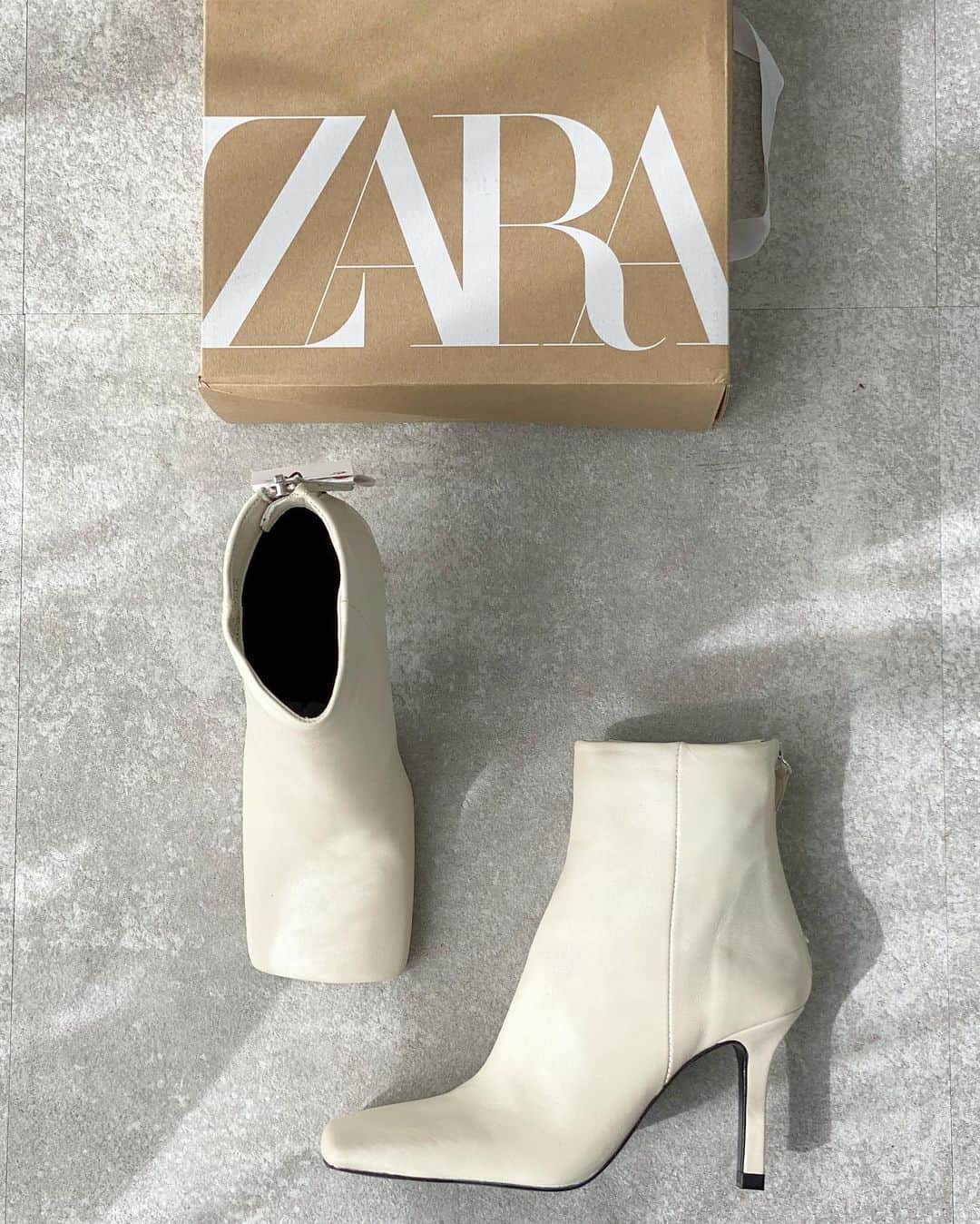 akiii031のインスタグラム：「サイズが無くてずっと再入荷待ちしてた ZARAのブーツ🤍  @zara #zara #zarafashion」