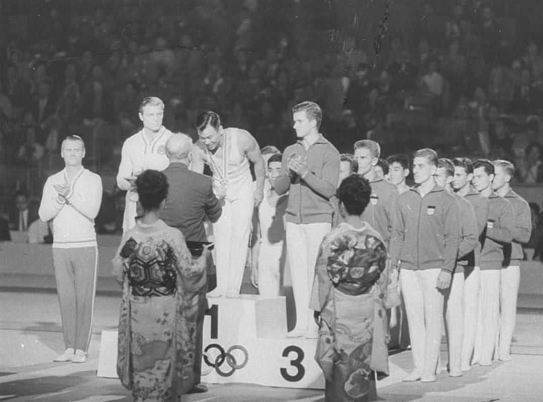 olympiadaさんのインスタグラム写真 - (olympiadaInstagram)「В этот день на Олимпийских играх в Токио в 1964-м советские гимнасты завоевали командное серебро, уступив только лишь японцам 🥈 ⠀ #Olympics #OTD」10月20日 17時39分 - olympia_da